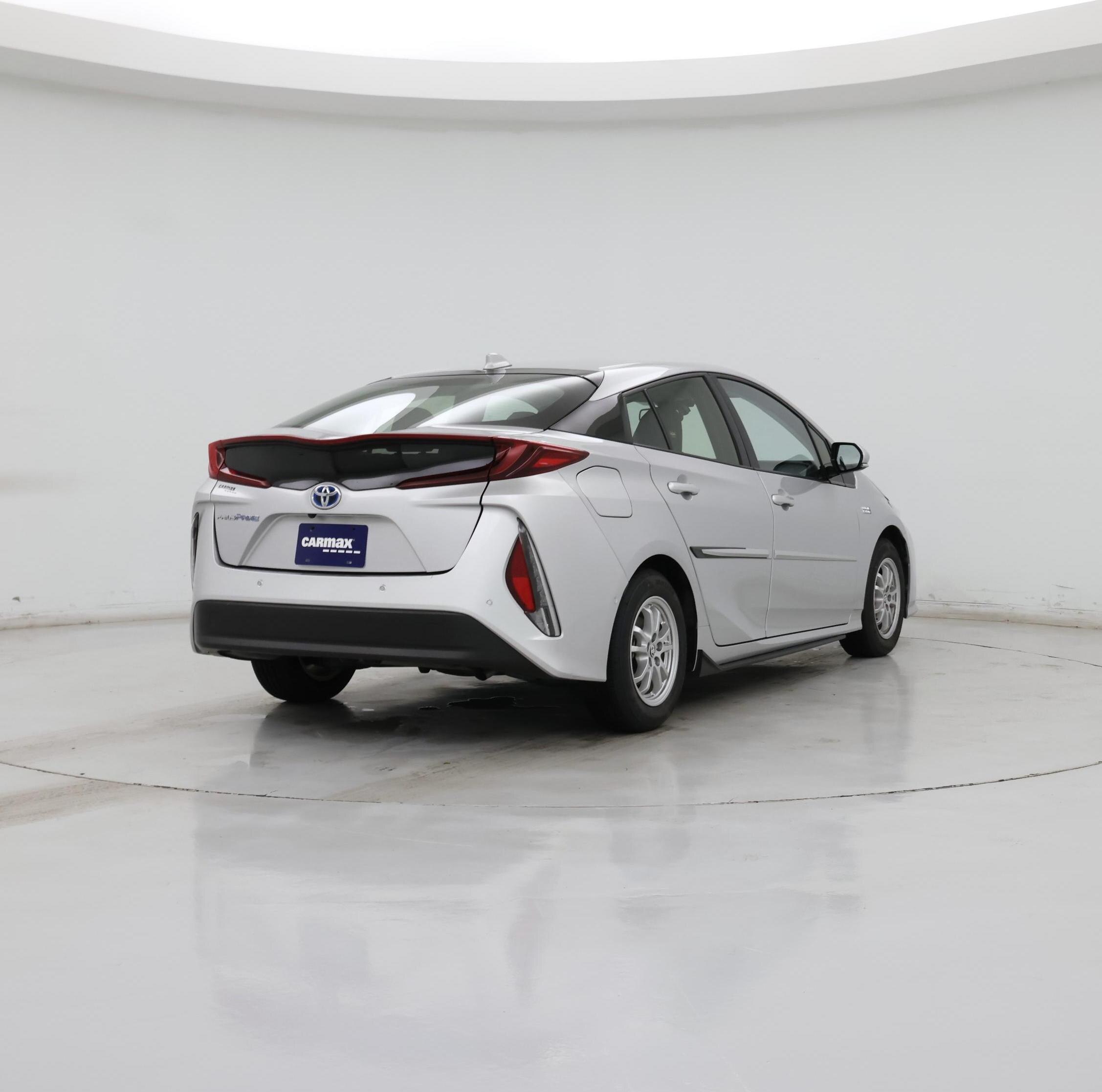 Thumbnail: 2017 Toyota Prius Prime - 8