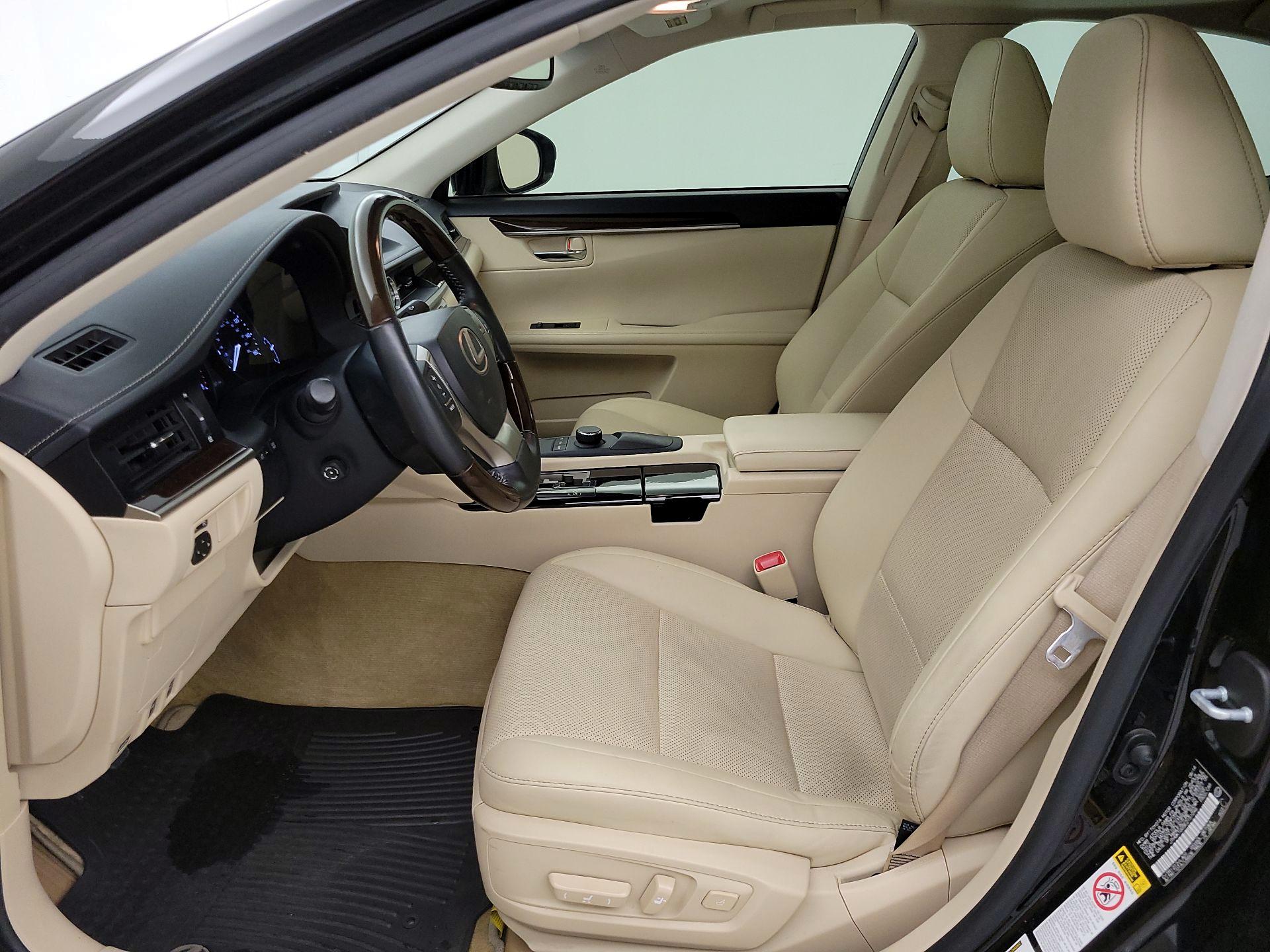 Thumbnail: 2014 Lexus ES - 11