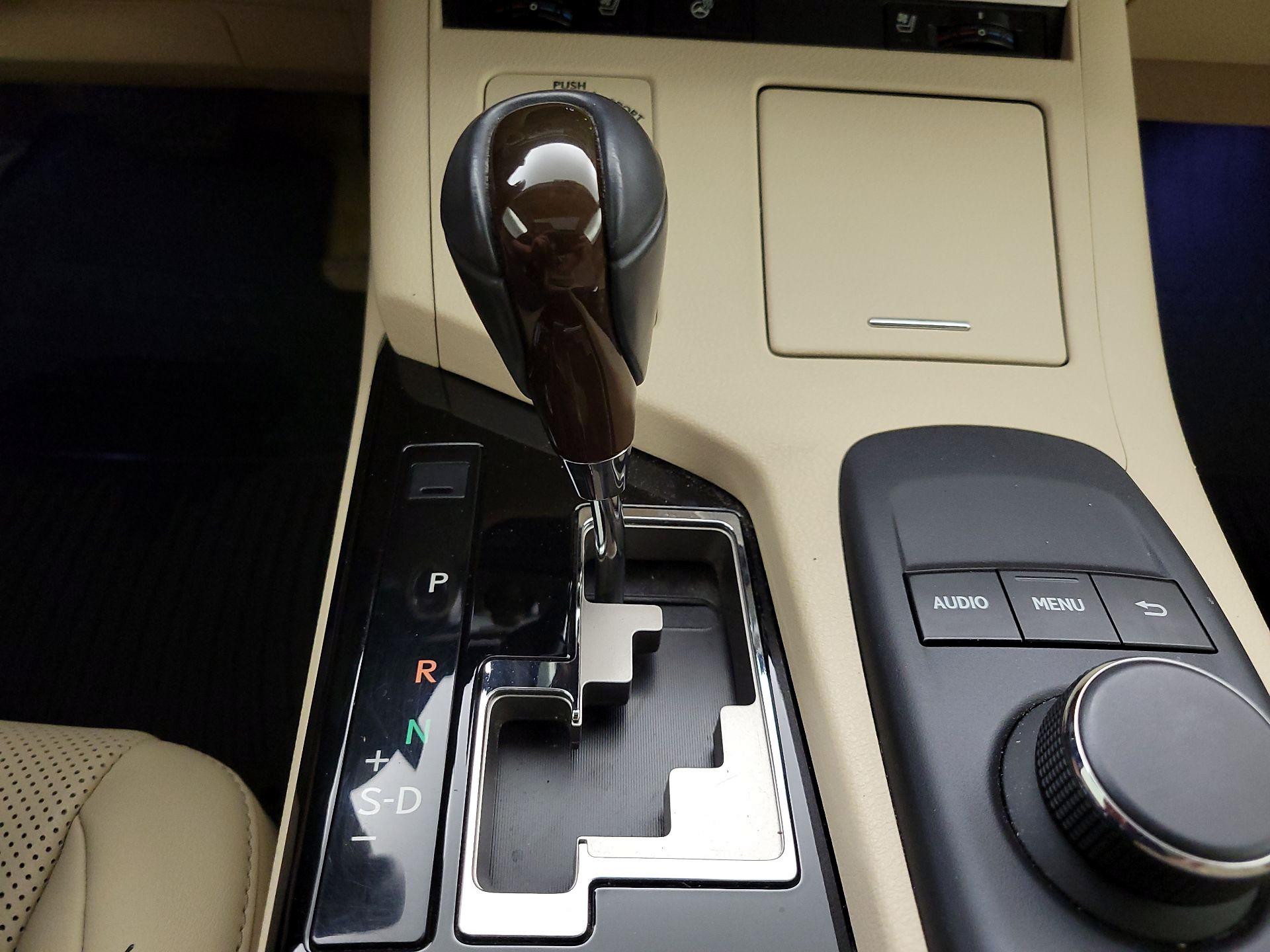 Thumbnail: 2014 Lexus ES - 17