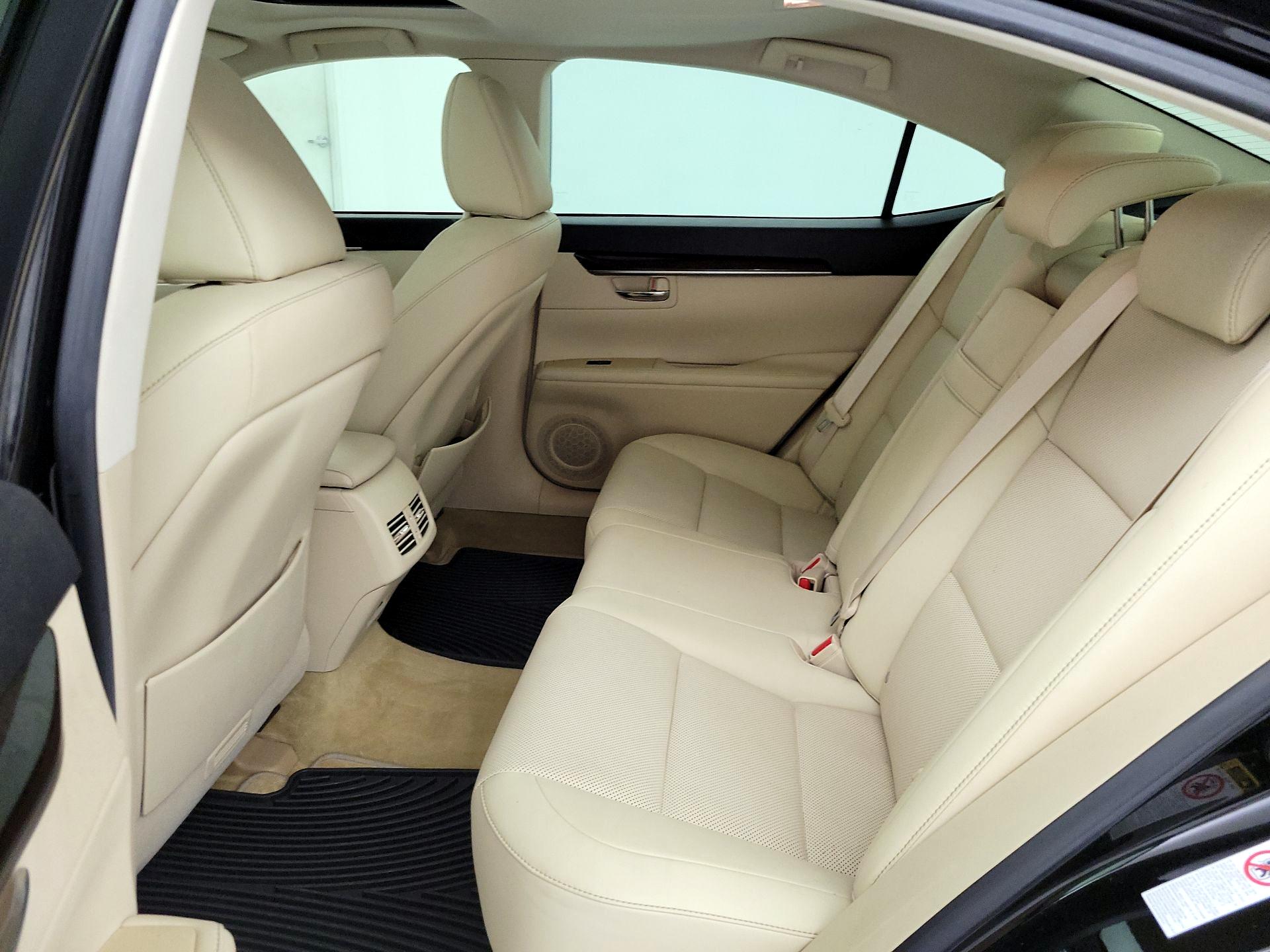 Thumbnail: 2014 Lexus ES - 20