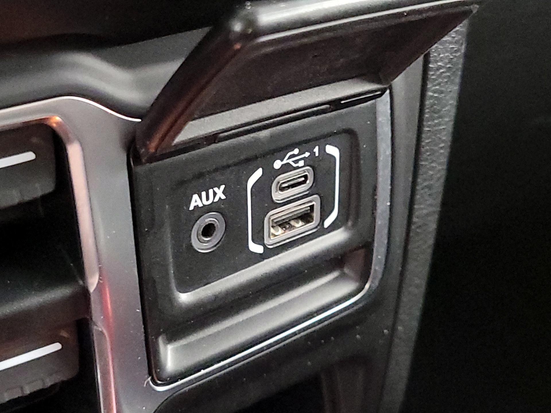 Thumbnail: 2021 Jeep Gladiator - 18
