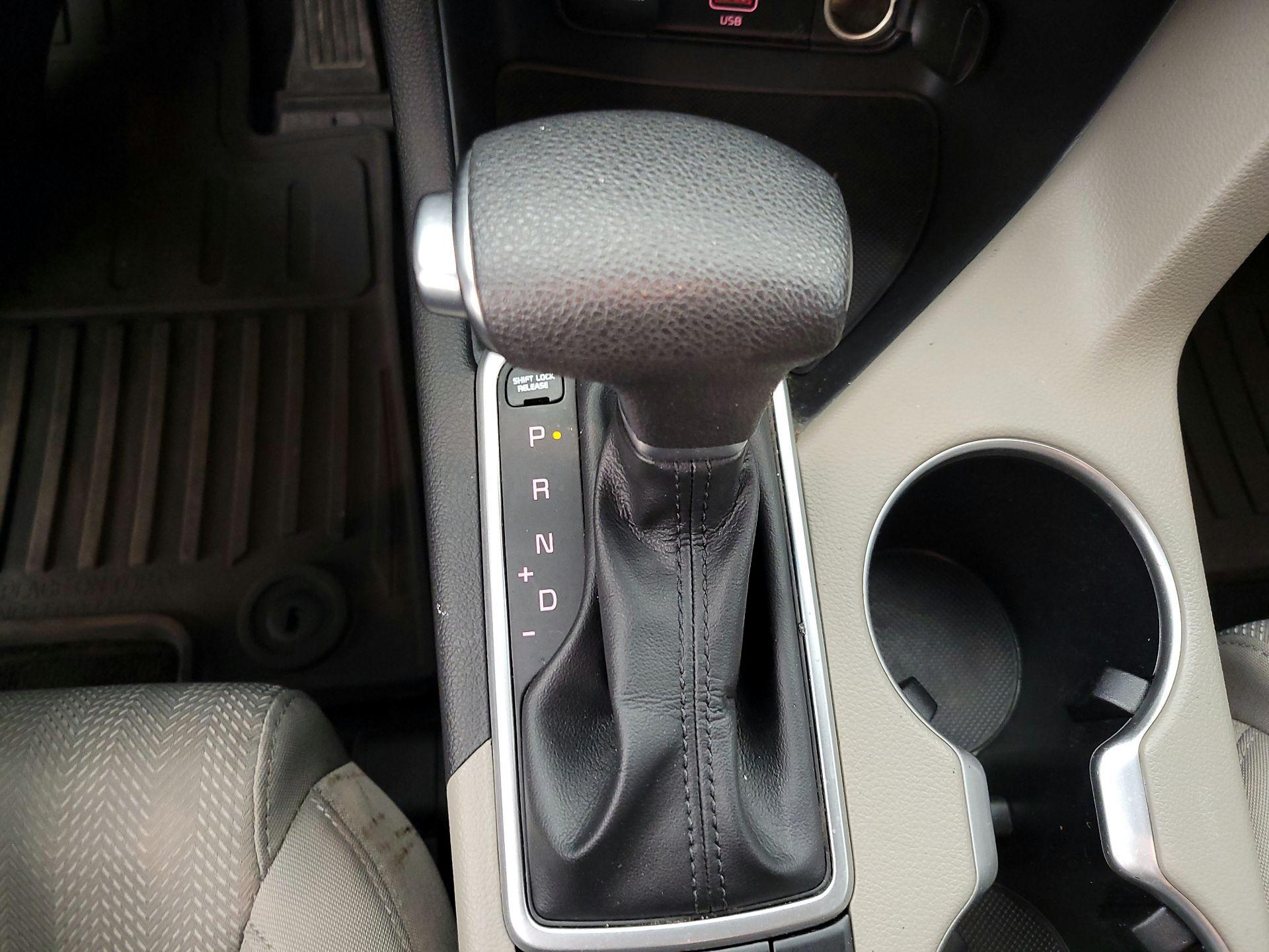 Thumbnail: 2020 Kia Sportage - 17