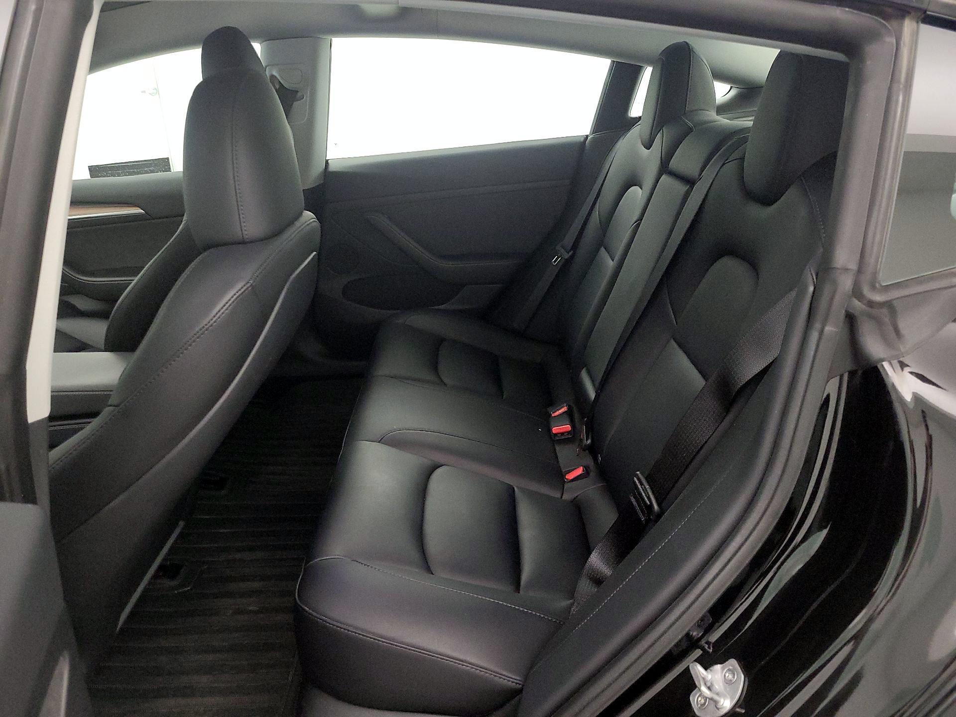 Thumbnail: 2023 Tesla Model 3 - 17