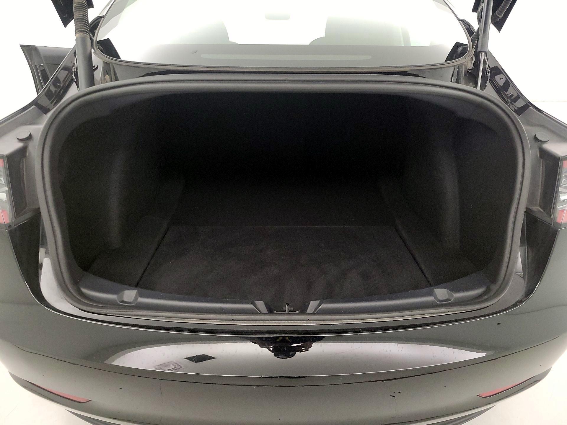 Thumbnail: 2023 Tesla Model 3 - 18