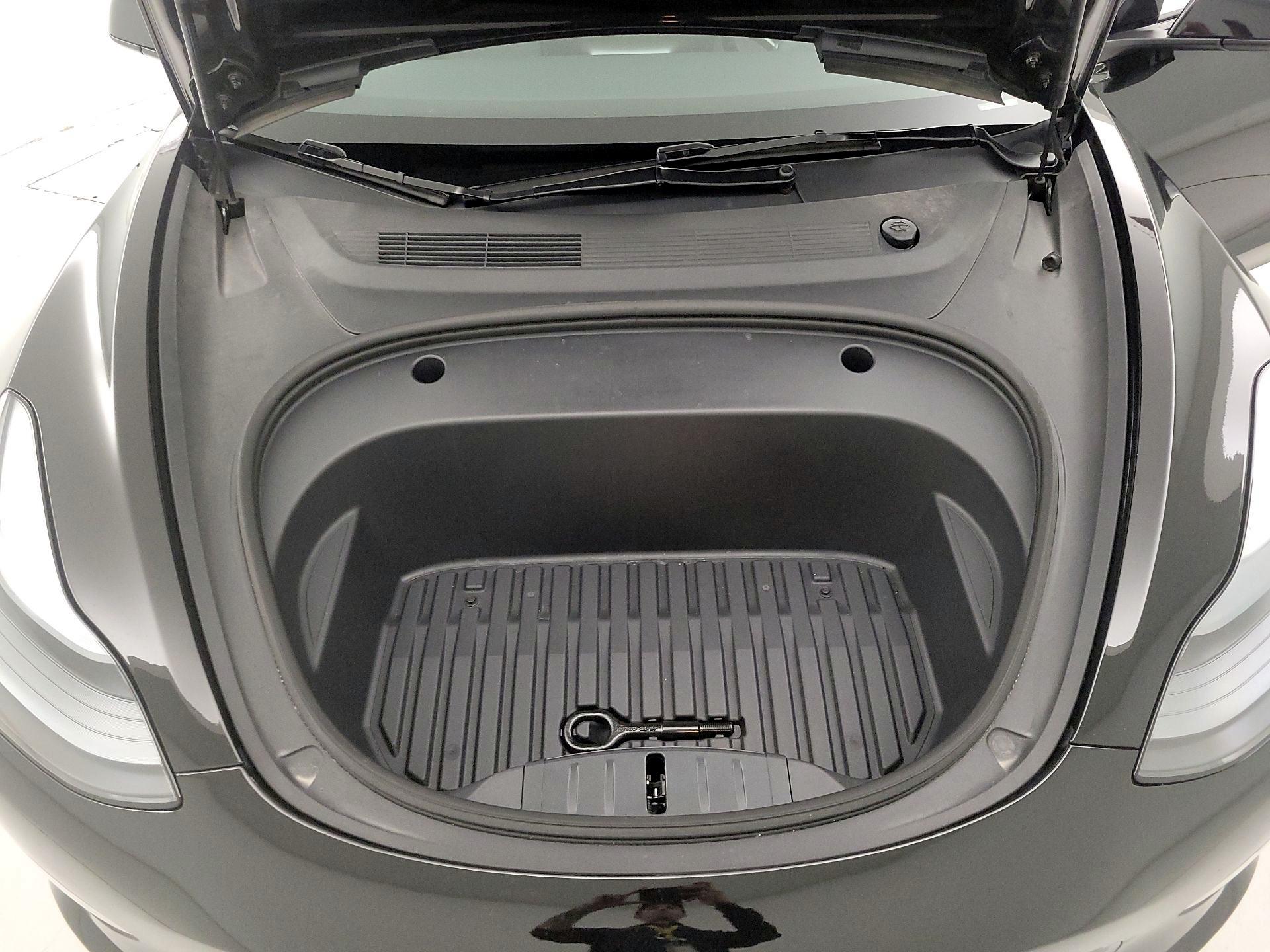 Thumbnail: 2023 Tesla Model 3 - 19