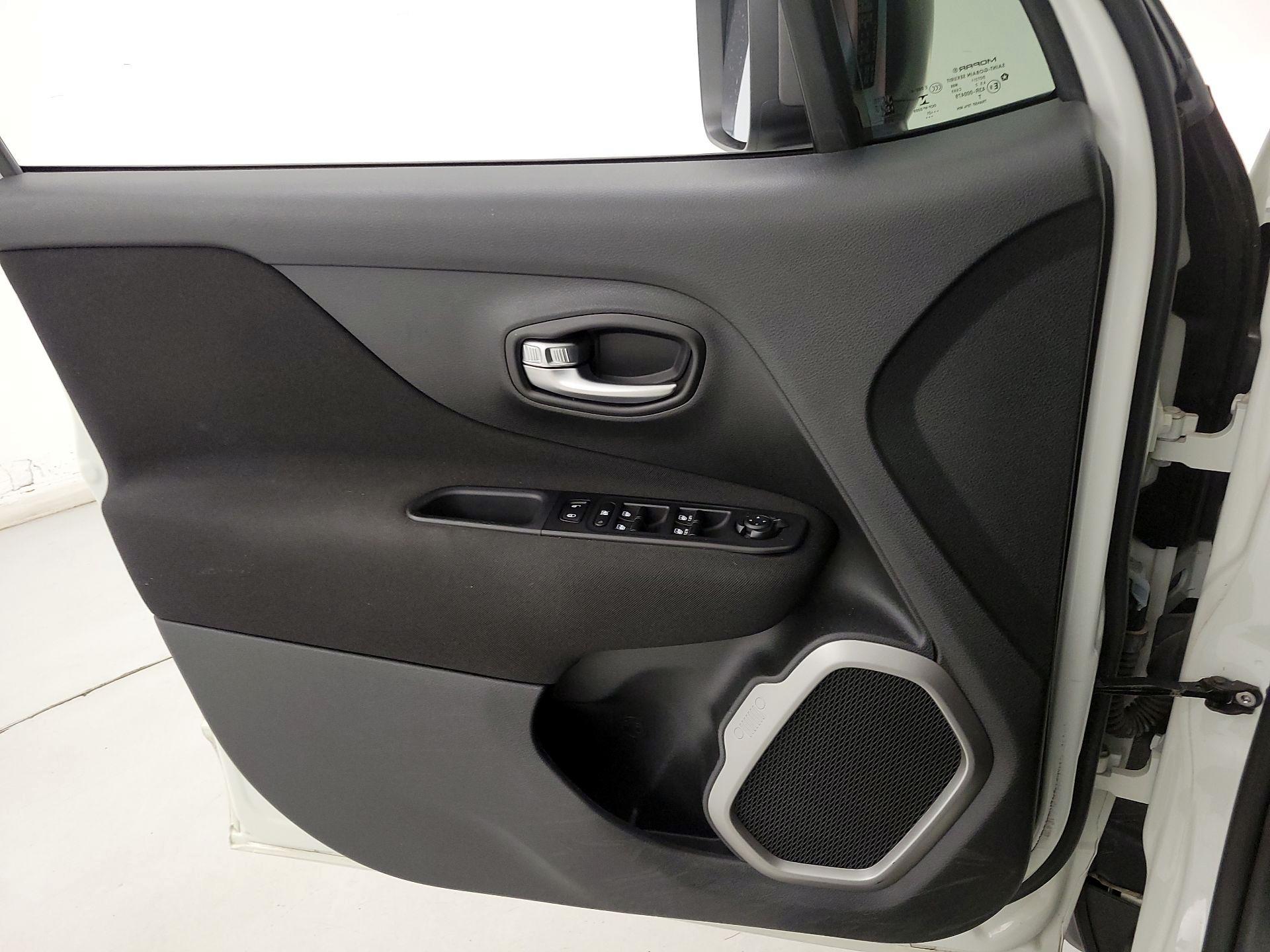 Thumbnail: 2021 Jeep Renegade - 12