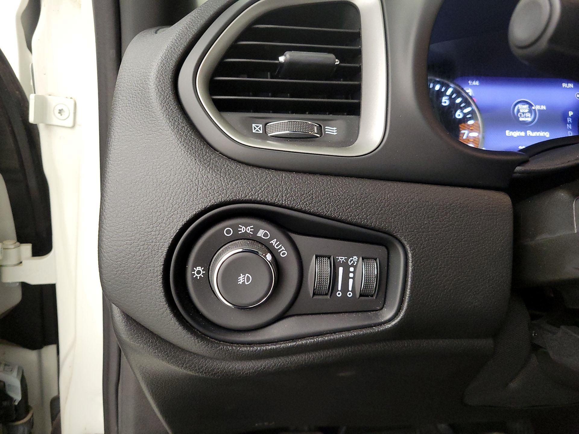 Thumbnail: 2021 Jeep Renegade - 13