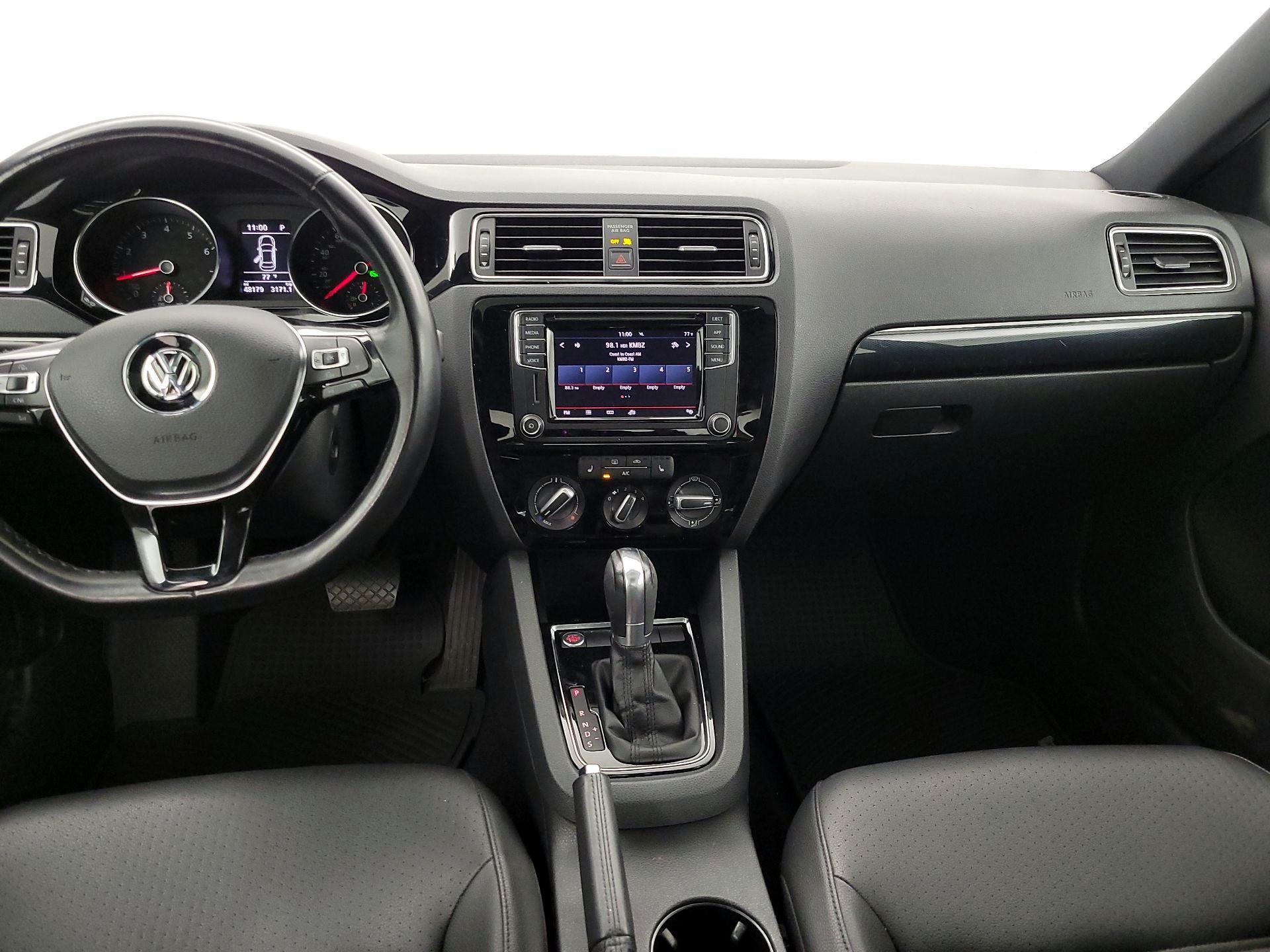 Thumbnail: 2018 Volkswagen Jetta - 9