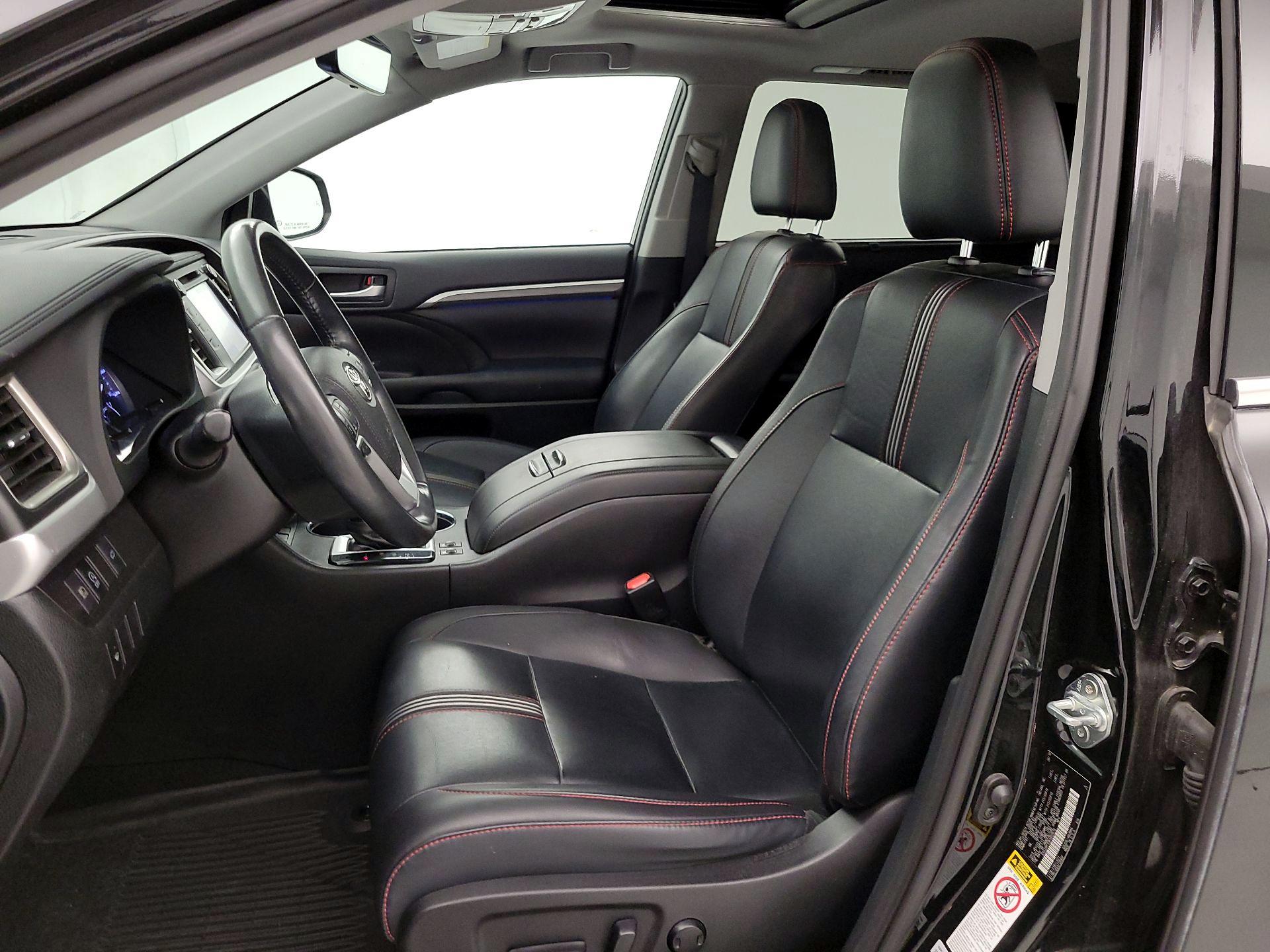 Thumbnail: 2019 Toyota Highlander - 11