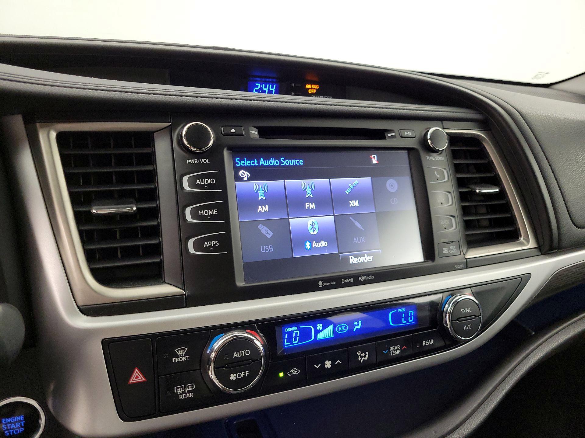 Thumbnail: 2019 Toyota Highlander - 16