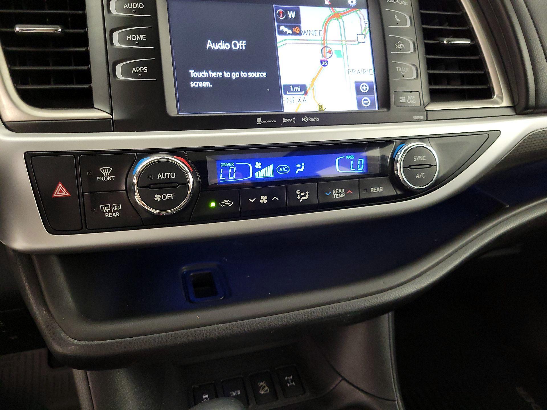 Thumbnail: 2019 Toyota Highlander - 17