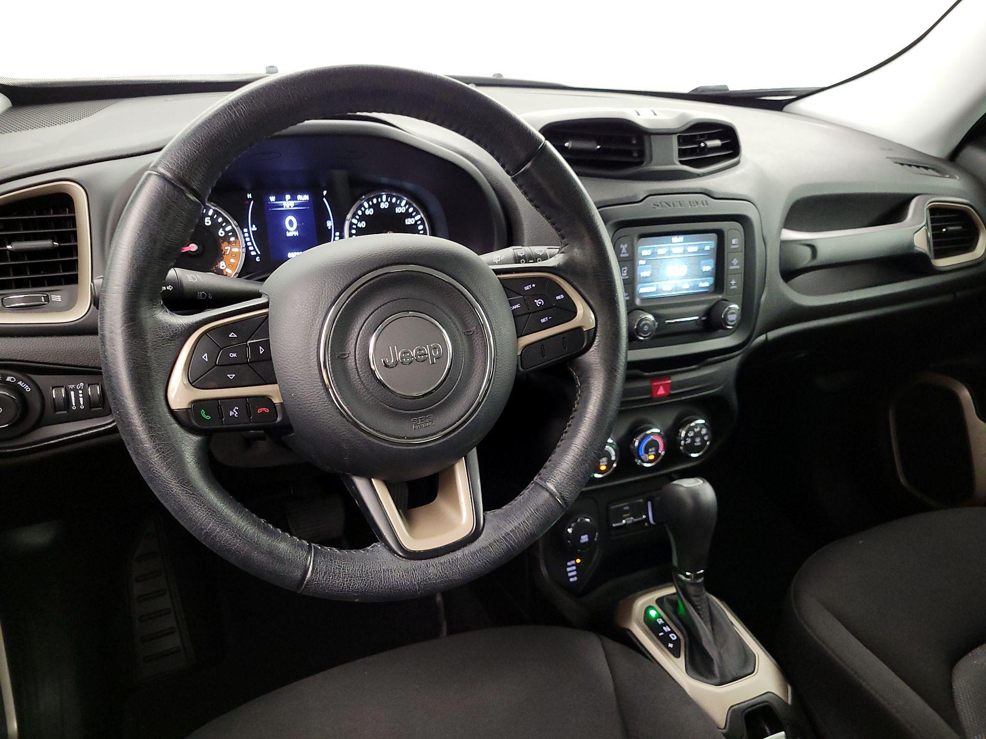 Thumbnail: 2017 Jeep Renegade - 9