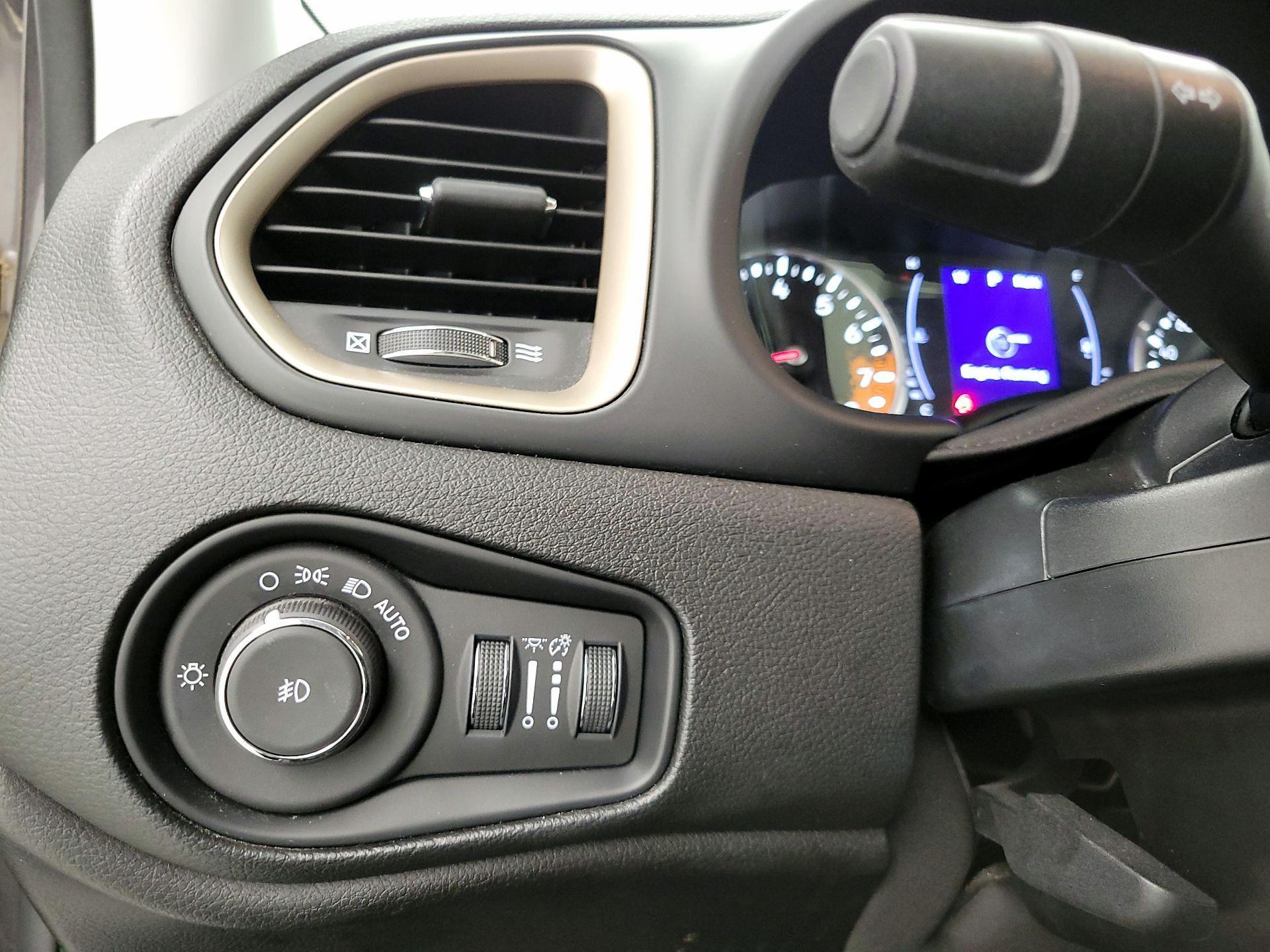 Thumbnail: 2017 Jeep Renegade - 13