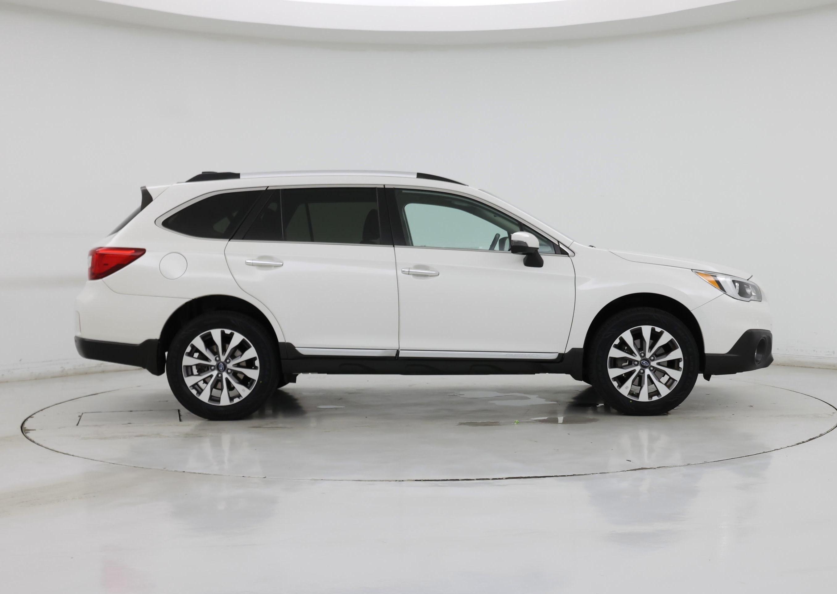 Thumbnail: 2017 Subaru Outback - 7