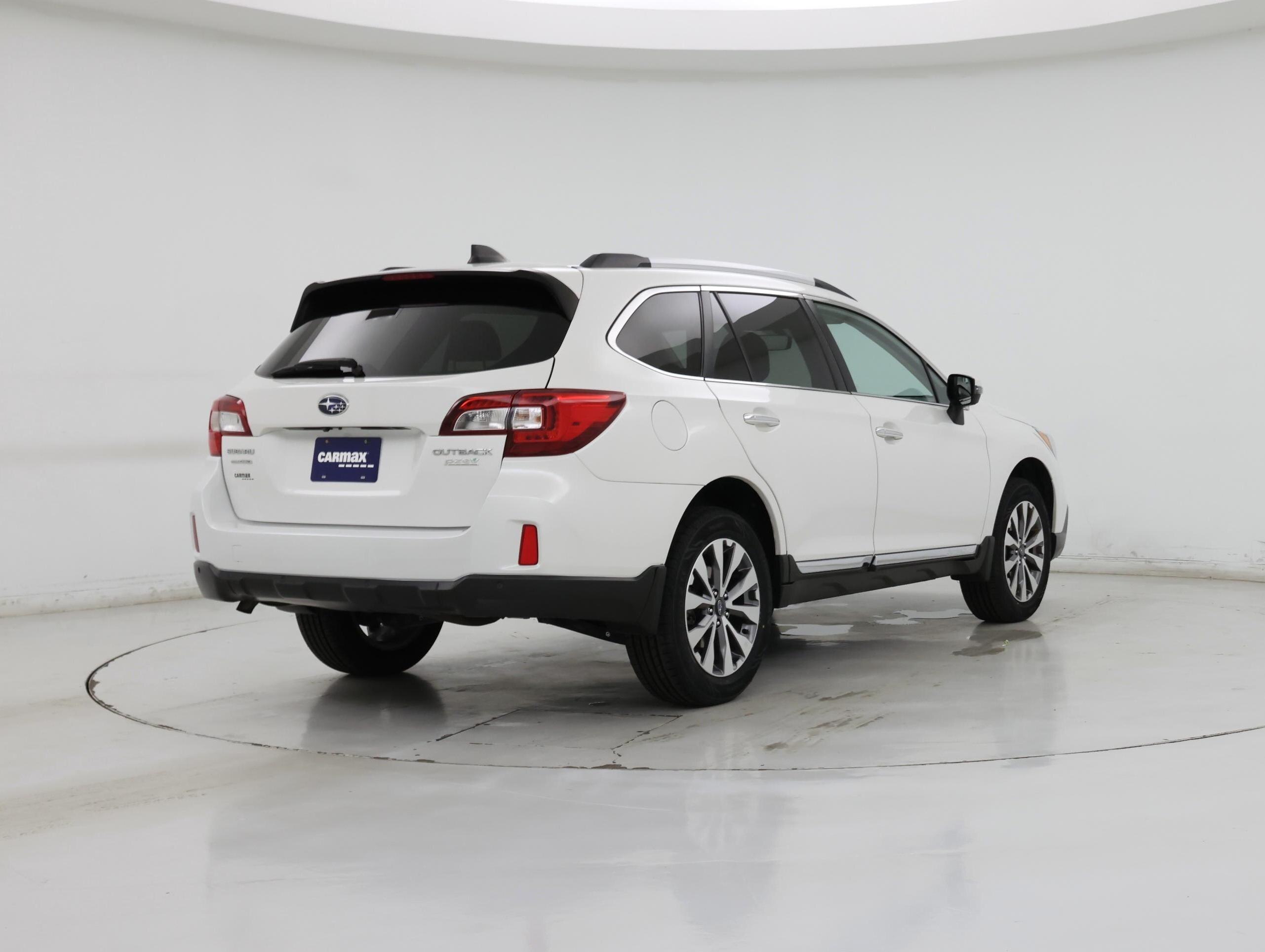 Thumbnail: 2017 Subaru Outback - 8