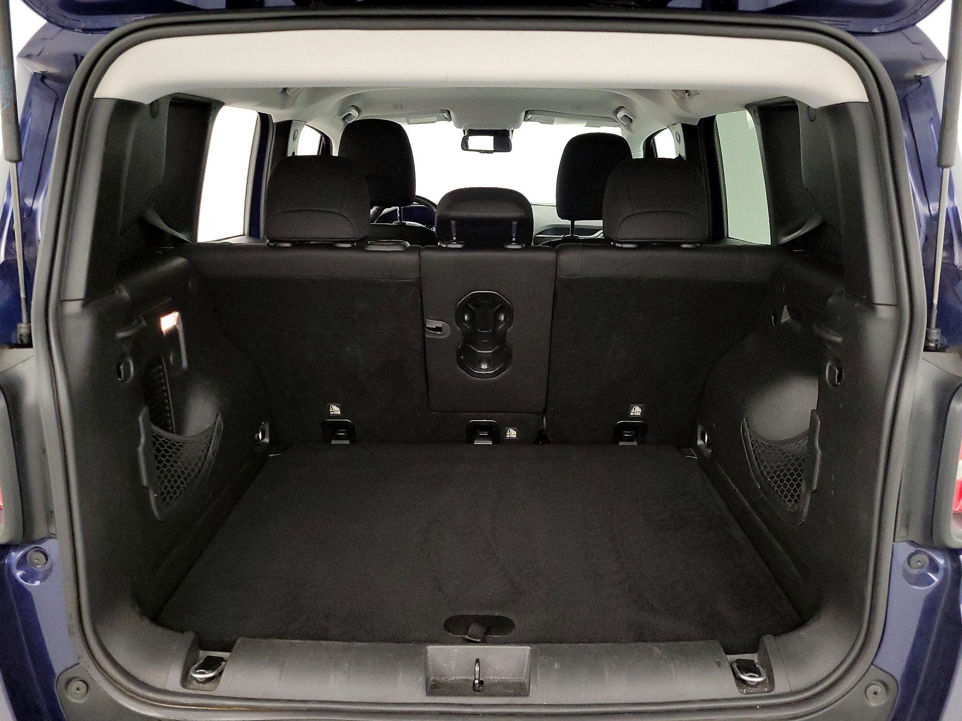 Thumbnail: 2018 Jeep Renegade - 19