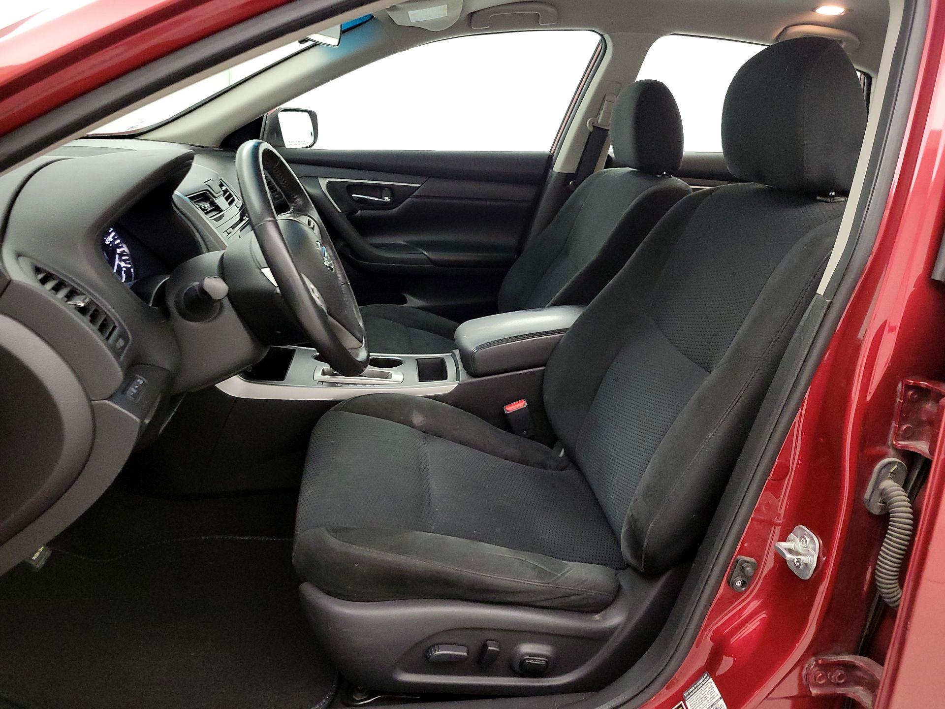 Thumbnail: 2015 Nissan Altima - 11