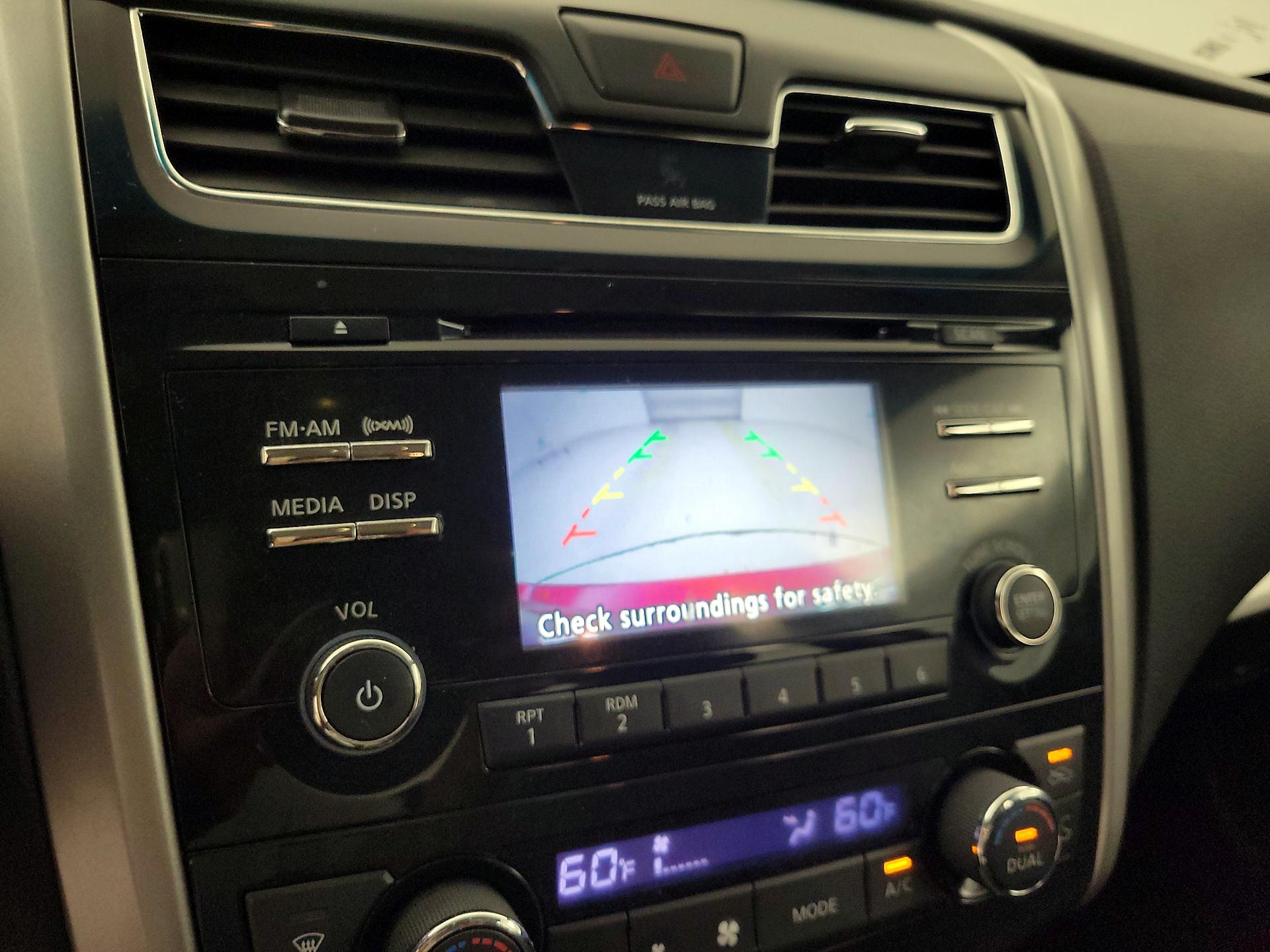 Thumbnail: 2015 Nissan Altima - 14