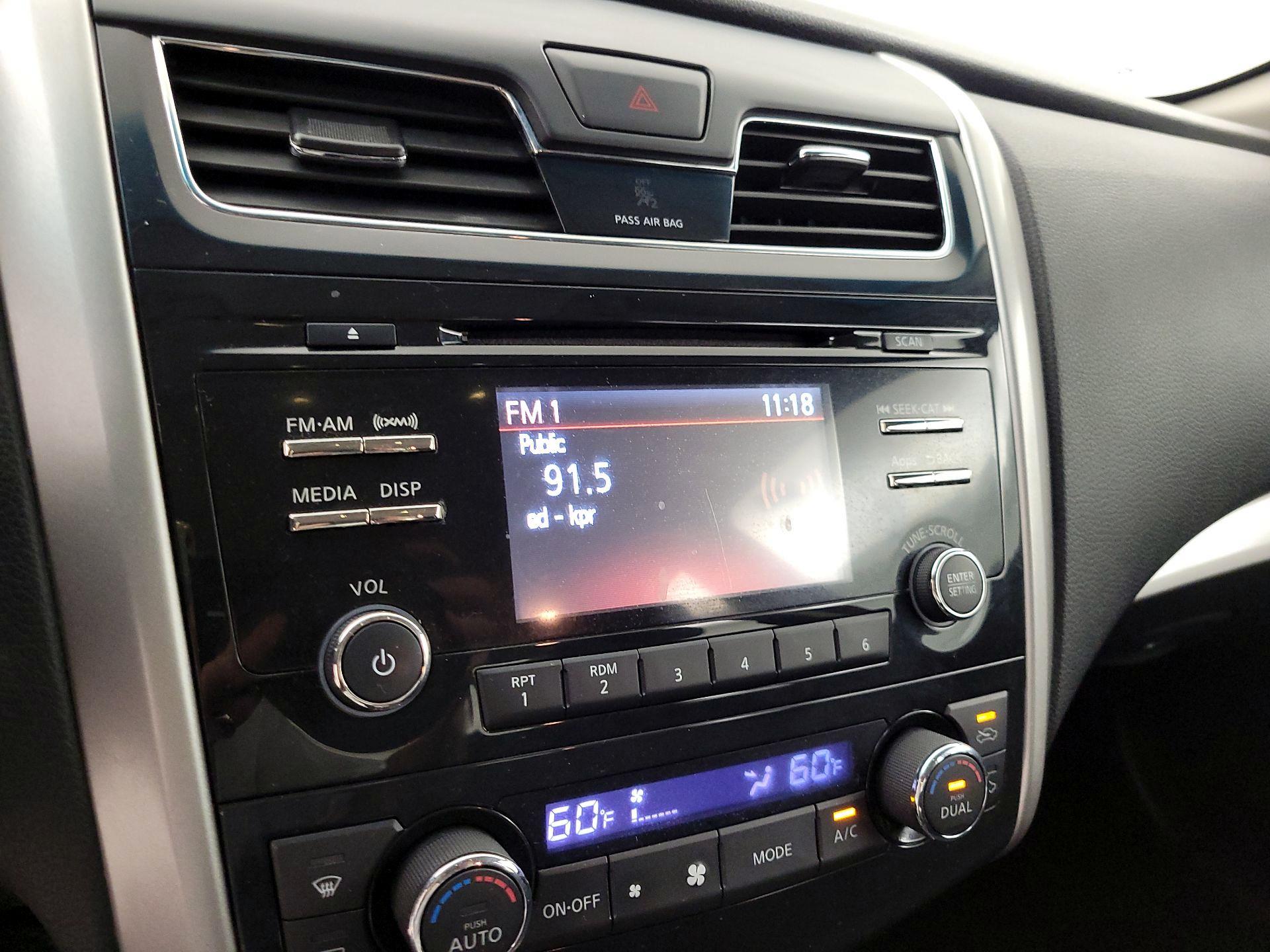 Thumbnail: 2015 Nissan Altima - 15