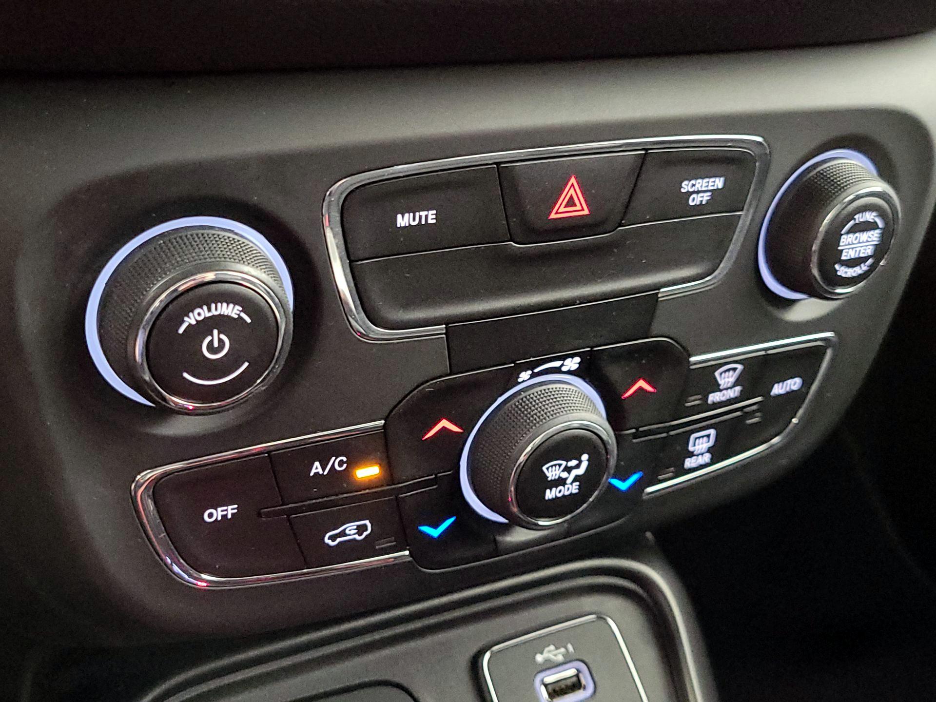 Thumbnail: 2020 Jeep Compass - 16