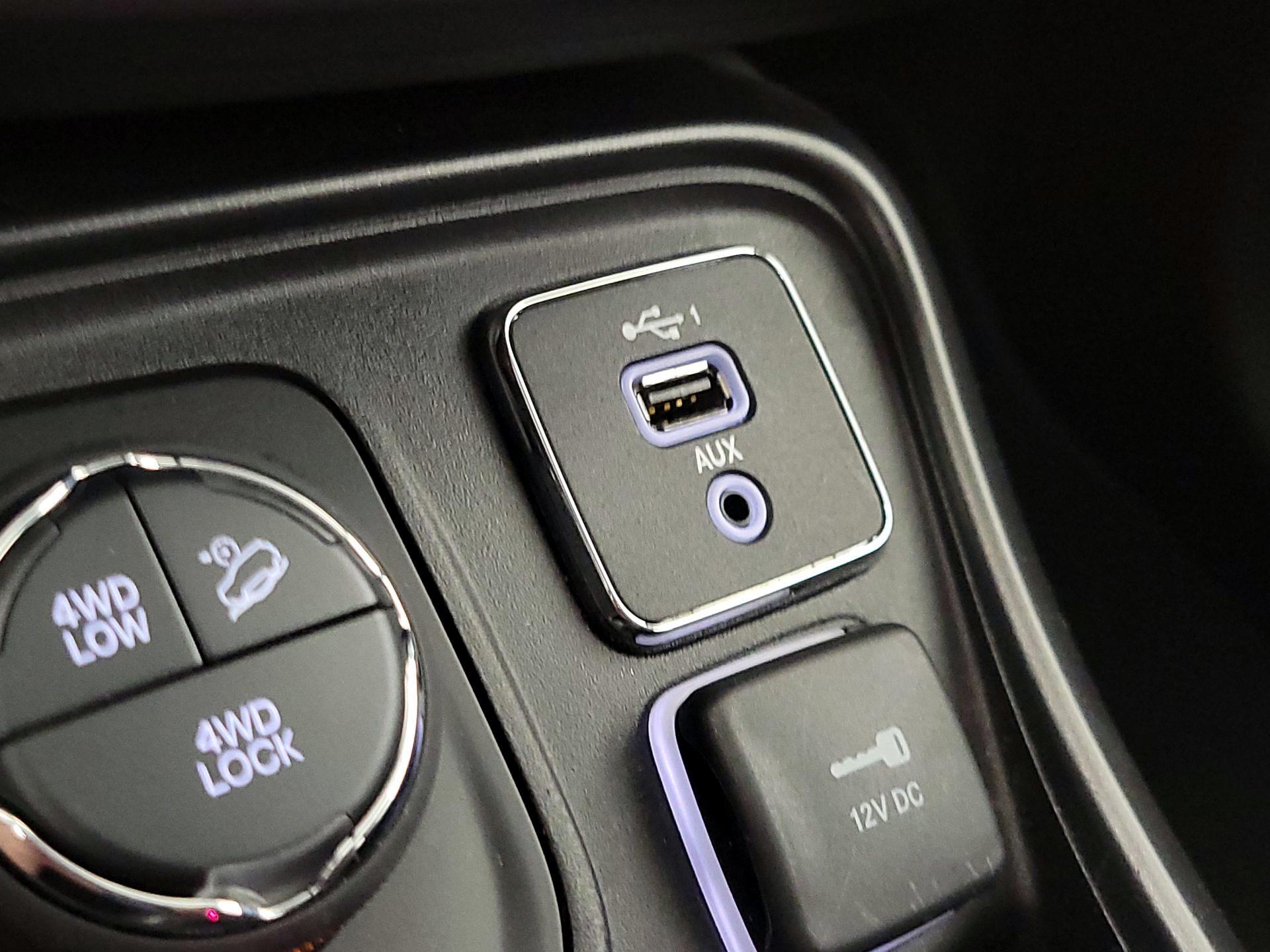 Thumbnail: 2020 Jeep Compass - 18