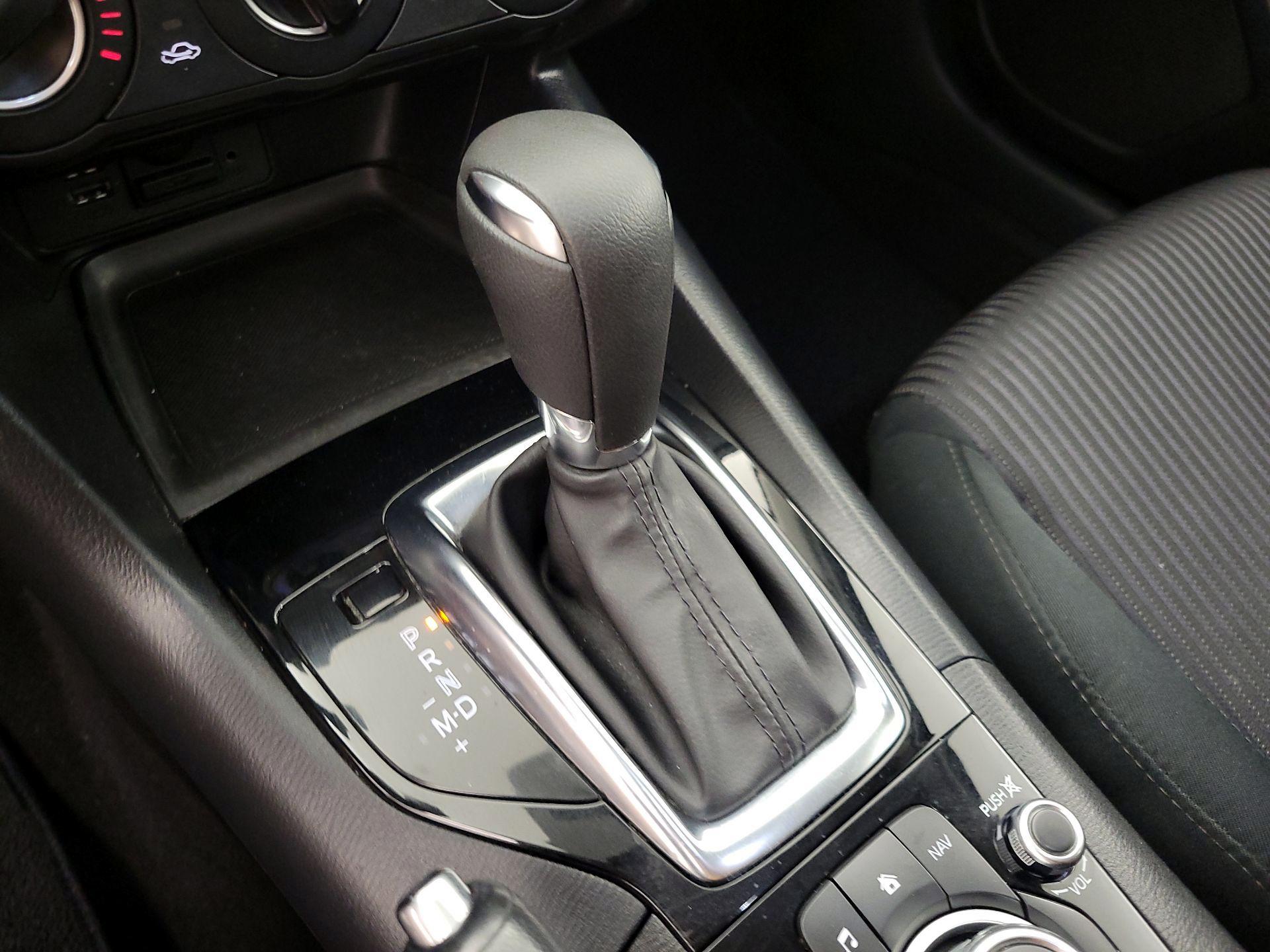 Thumbnail: 2016 Mazda Mazda3 - 18