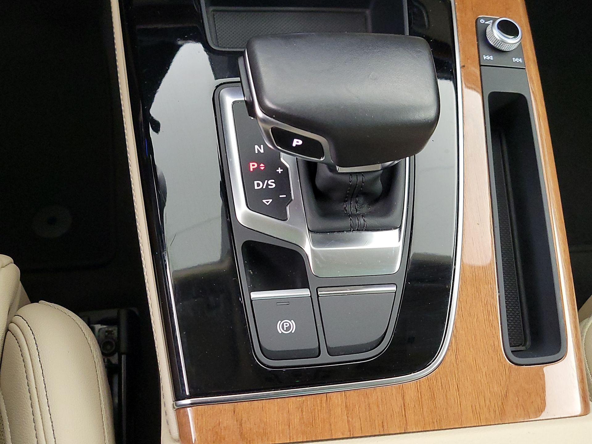 Thumbnail: 2022 Audi Q5 - 18