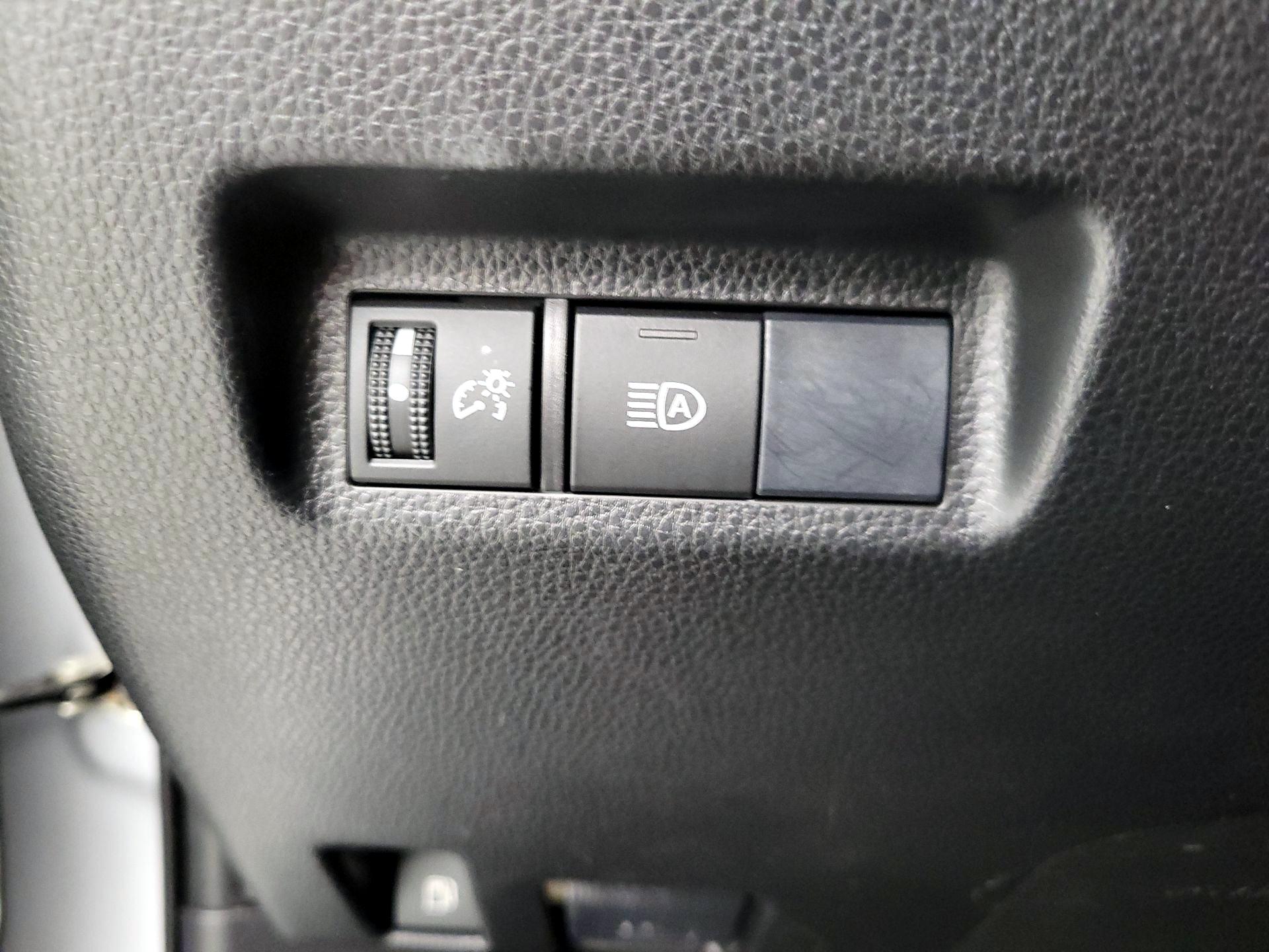 Thumbnail: 2019 Toyota RAV4 - 13