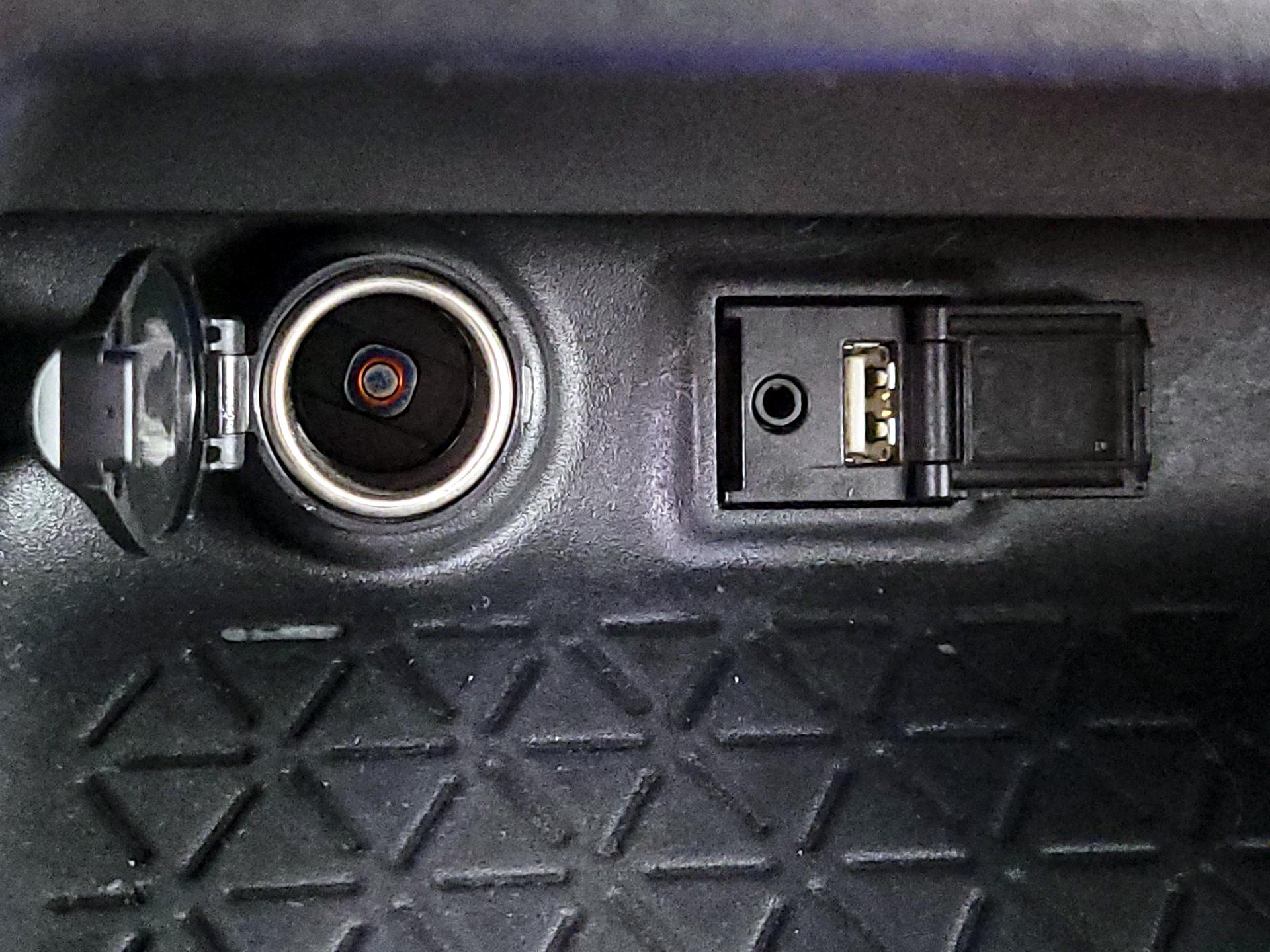 Thumbnail: 2019 Toyota RAV4 - 18