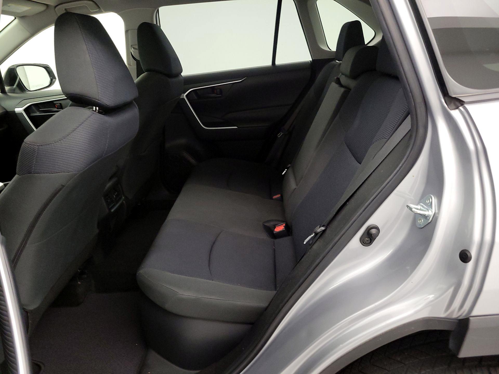 Thumbnail: 2019 Toyota RAV4 - 19