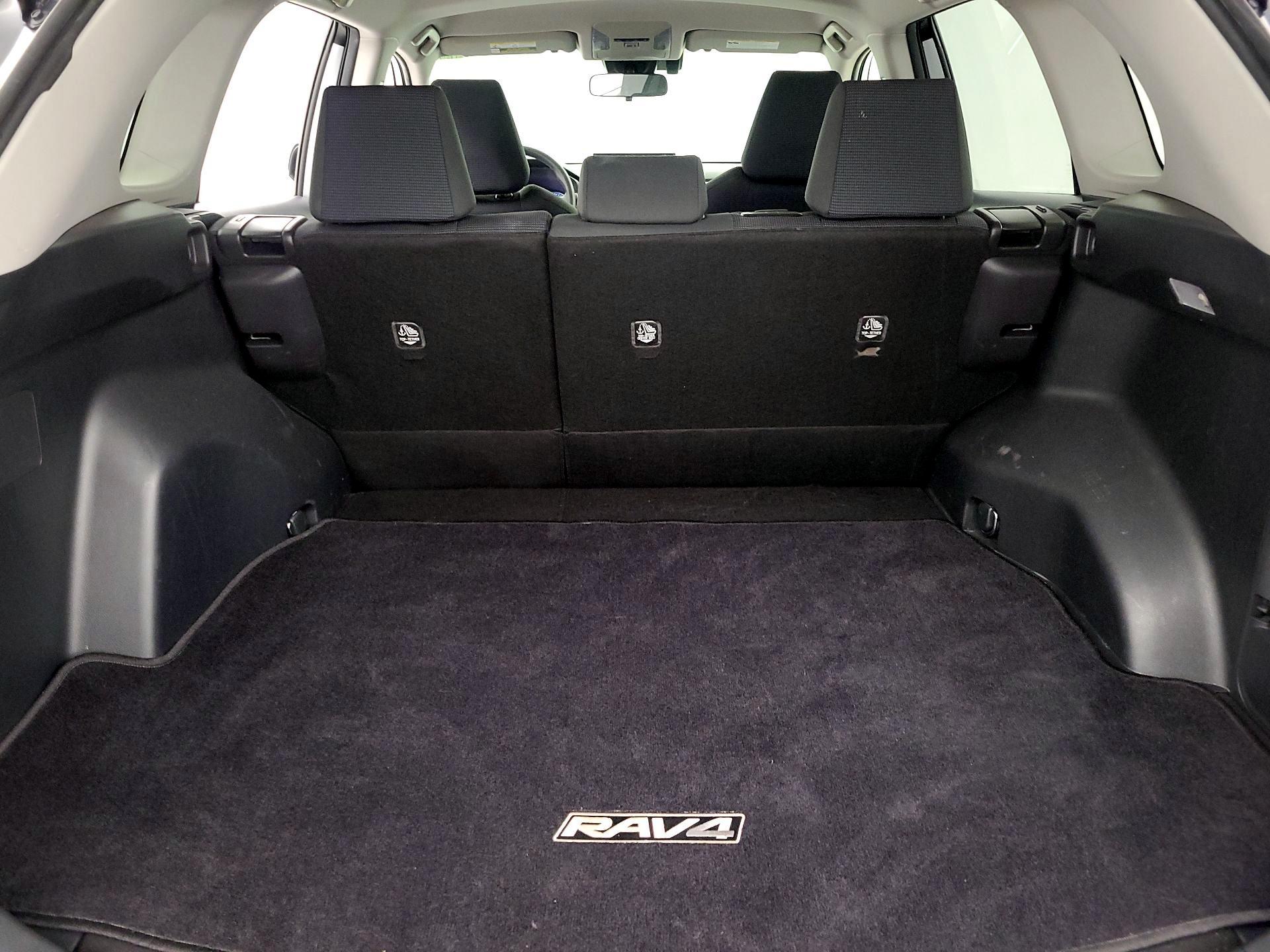 Thumbnail: 2019 Toyota RAV4 - 20