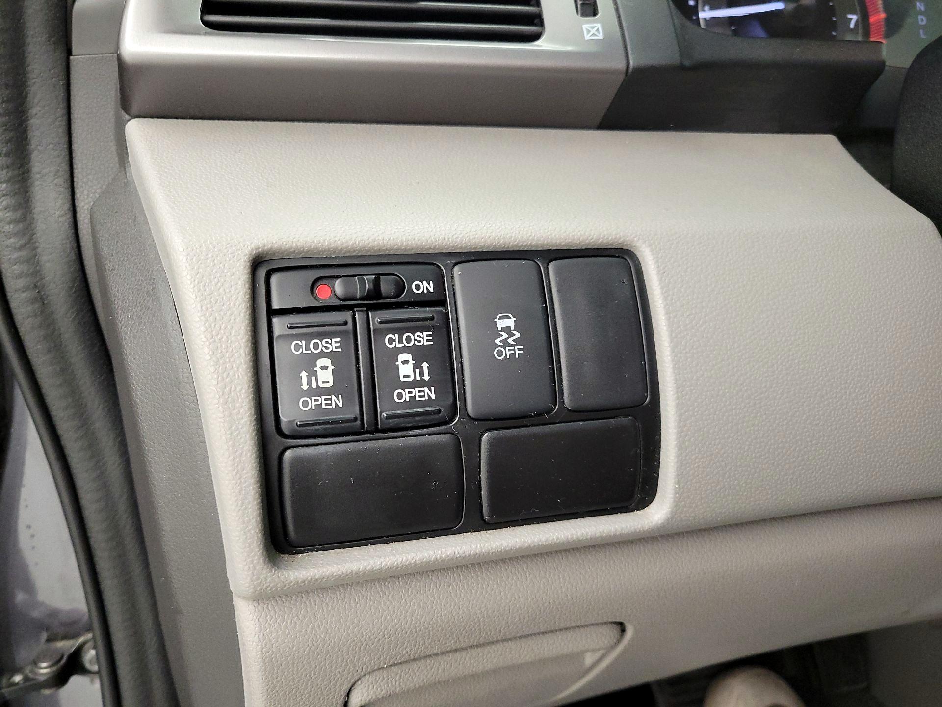 Thumbnail: 2014 Honda Odyssey - 13