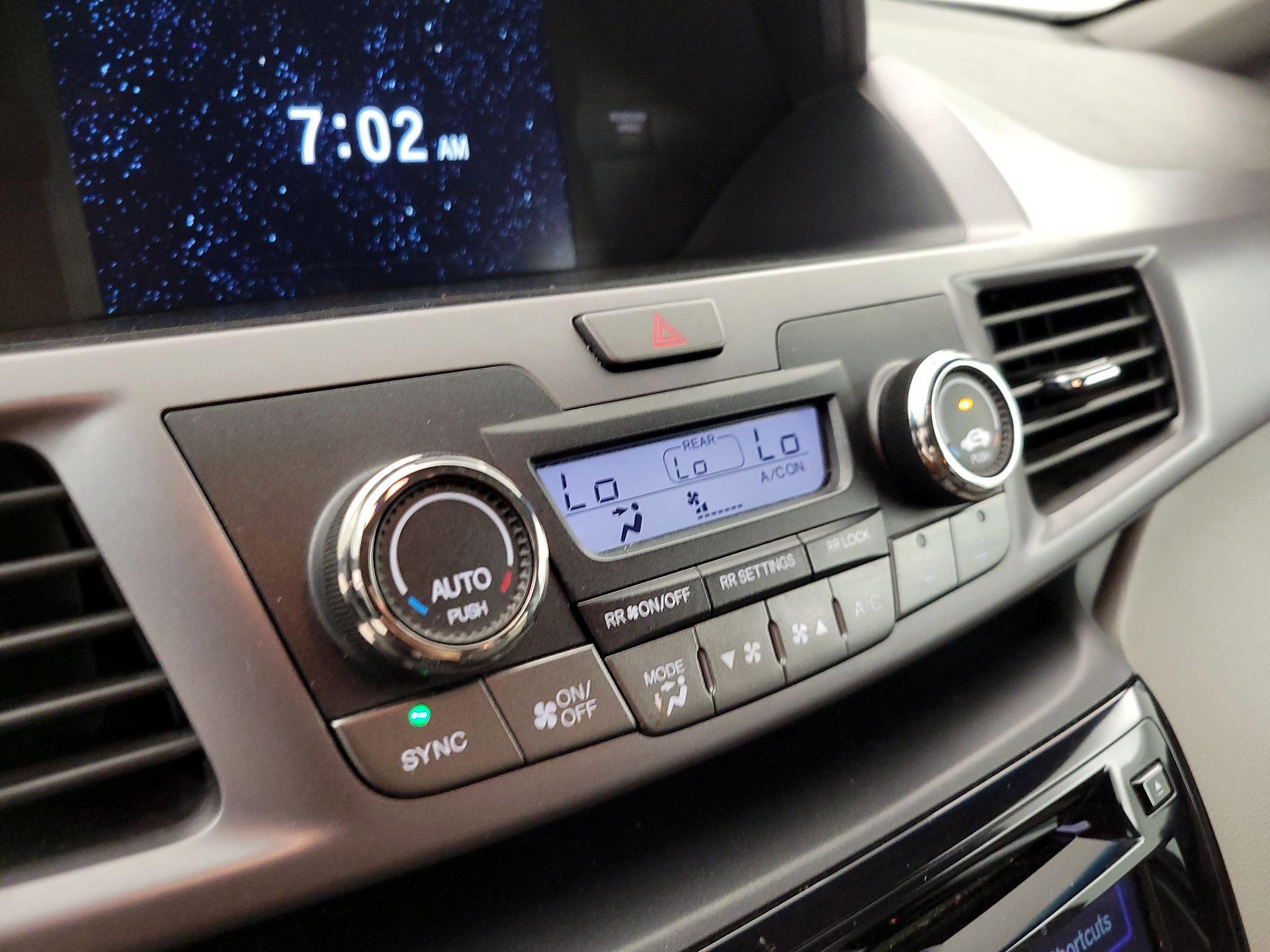 Thumbnail: 2014 Honda Odyssey - 16