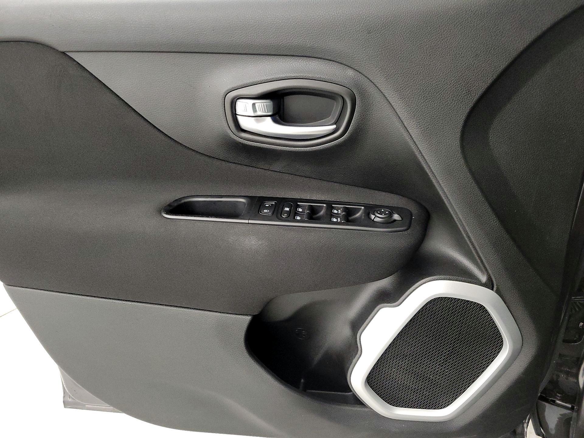 Thumbnail: 2019 Jeep Renegade - 12