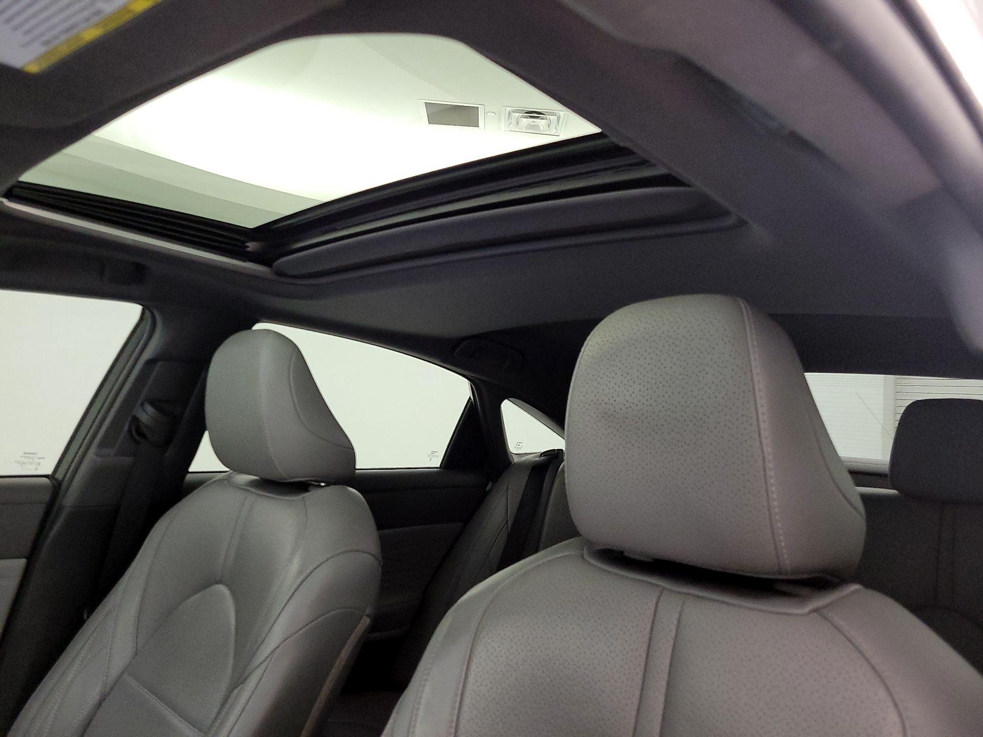 Thumbnail: 2019 Toyota Avalon - 20