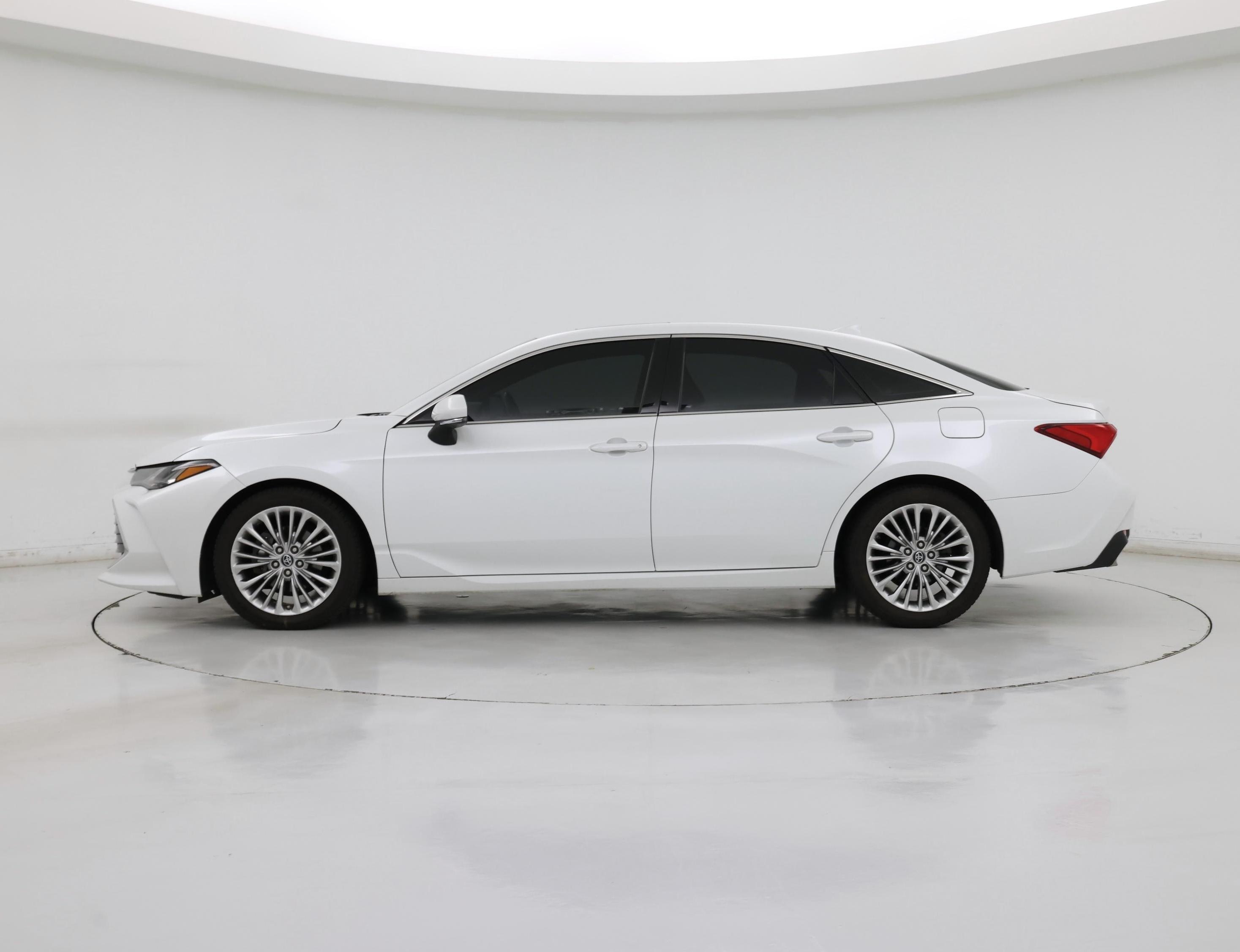 Thumbnail: 2019 Toyota Avalon - 3
