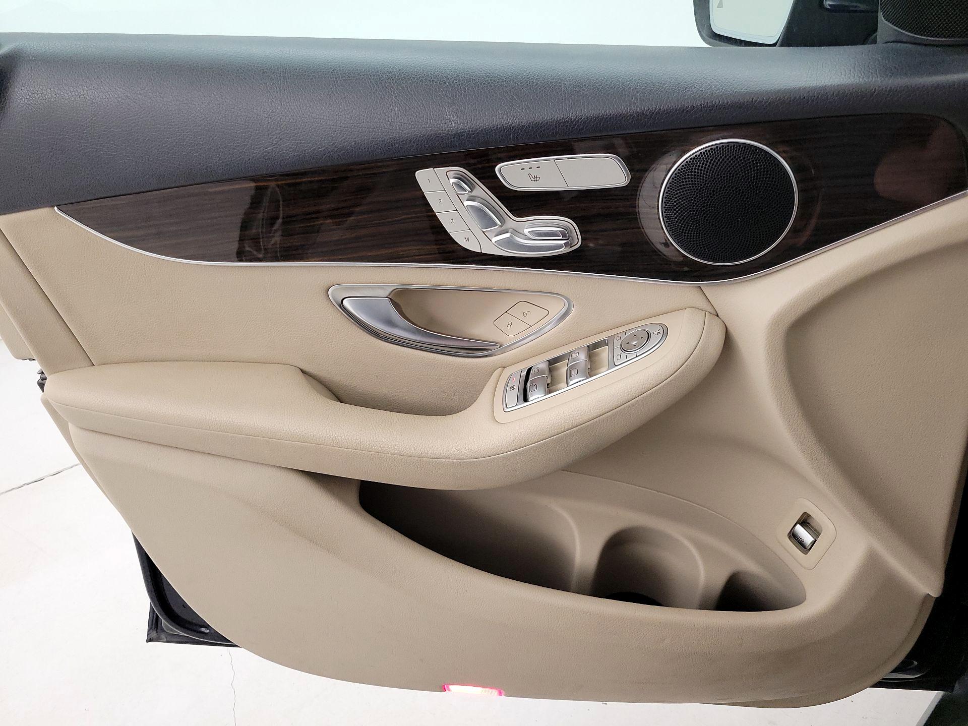 Thumbnail: 2019 Mercedes-Benz GLC - 12