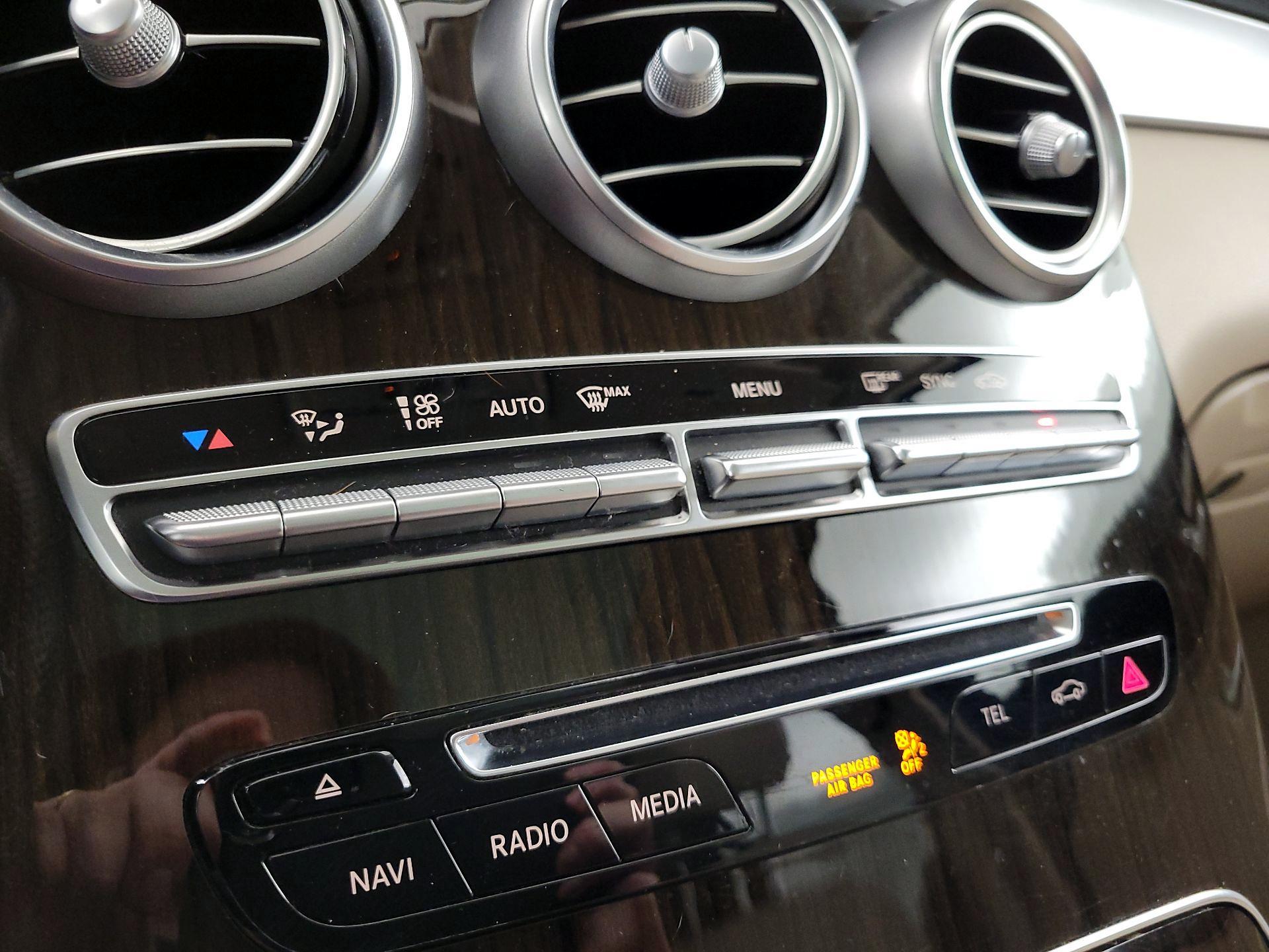 Thumbnail: 2019 Mercedes-Benz GLC - 16