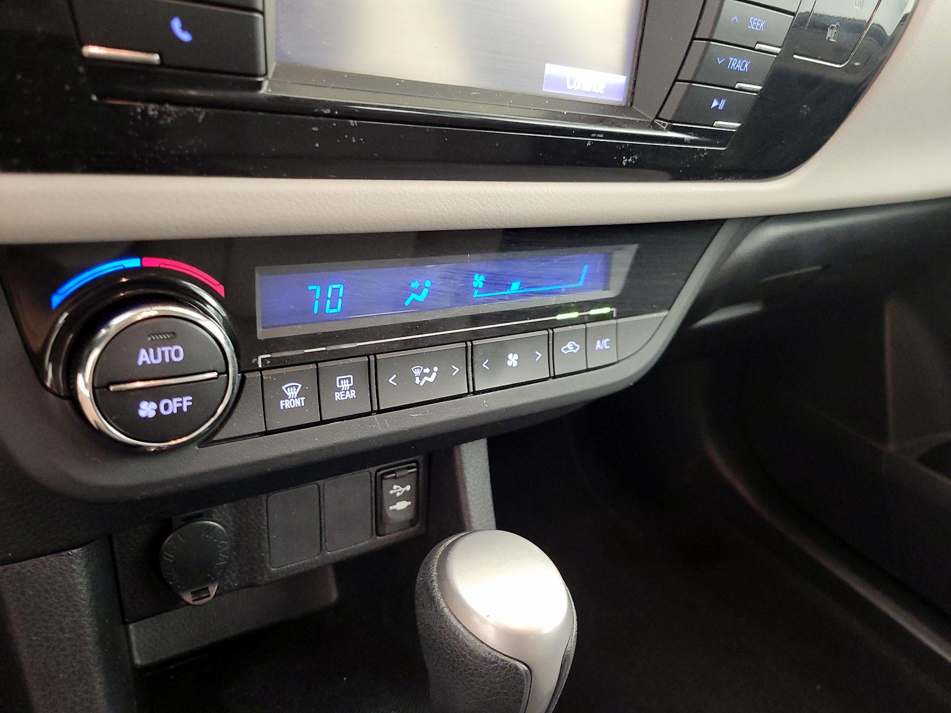 Thumbnail: 2016 Toyota Corolla - 16