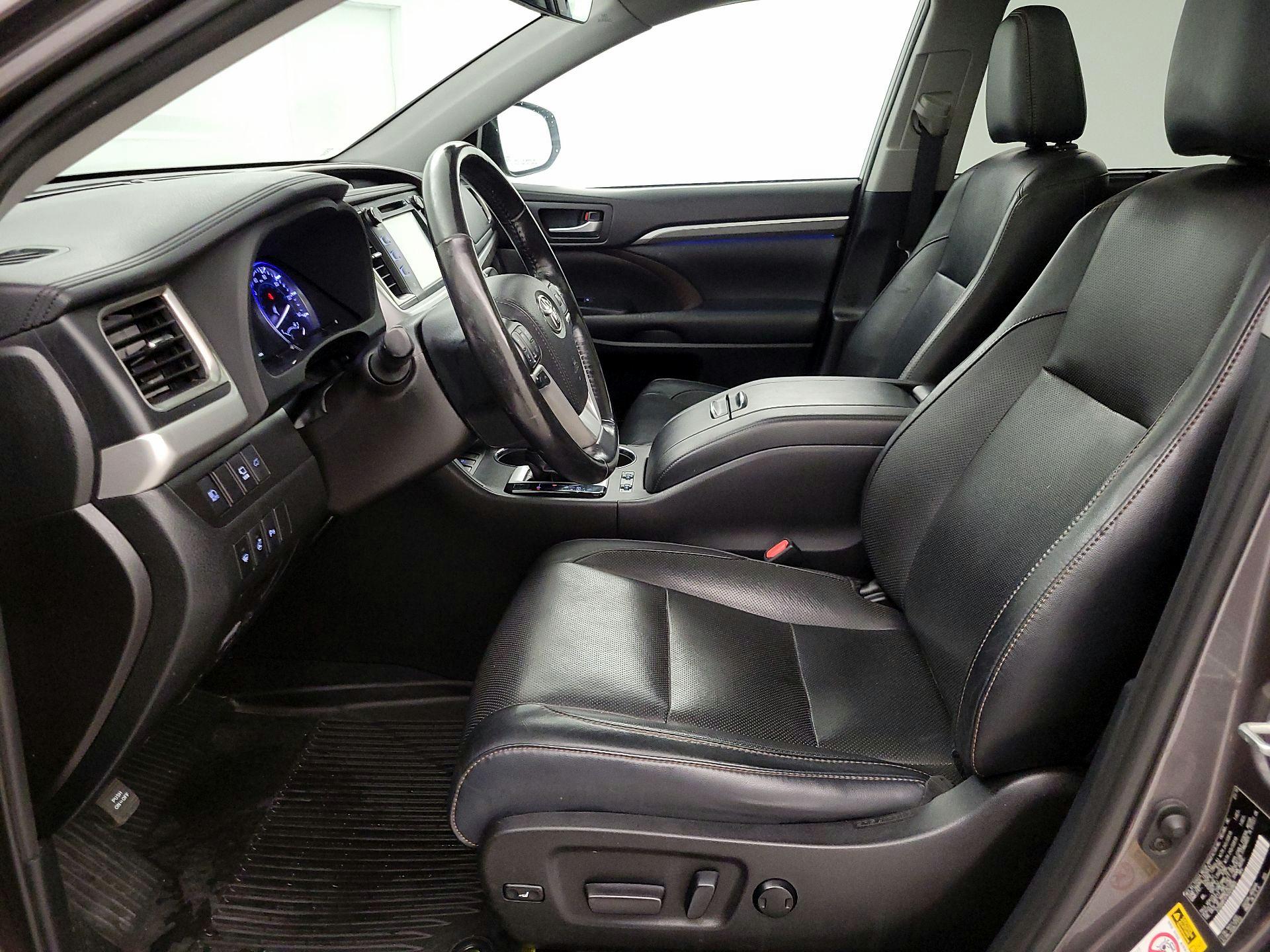 Thumbnail: 2019 Toyota Highlander - 11