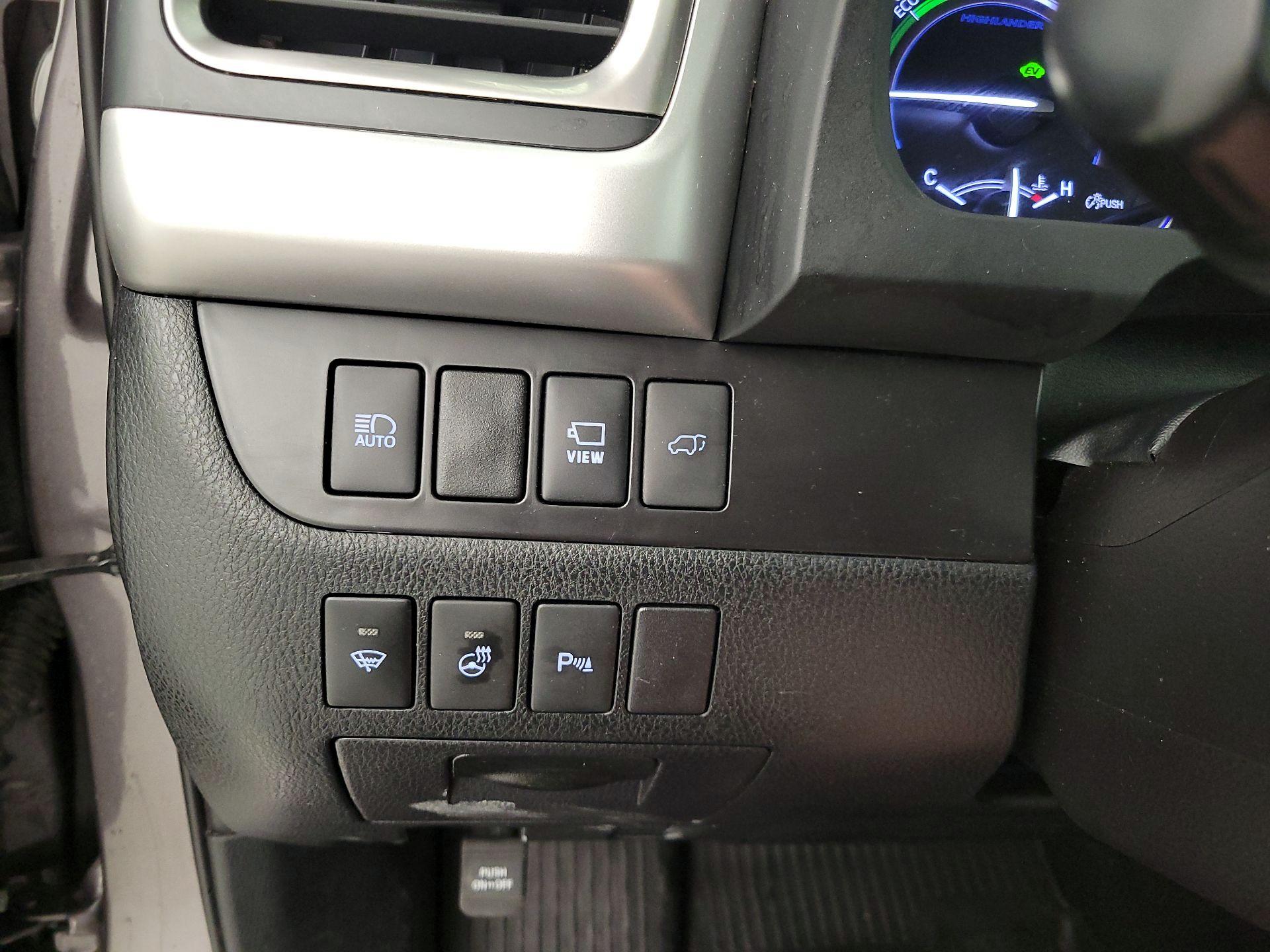 Thumbnail: 2019 Toyota Highlander - 13