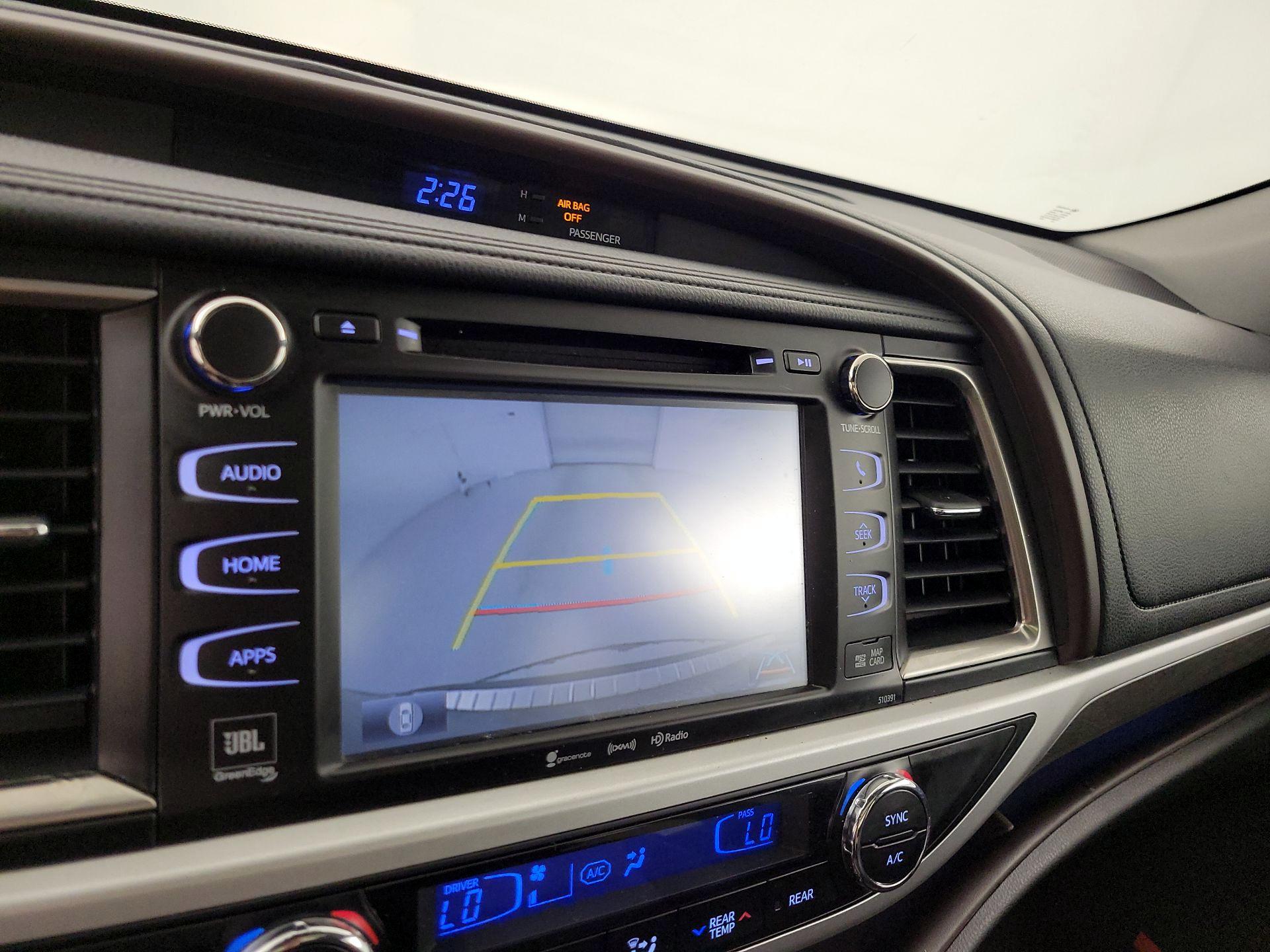 Thumbnail: 2019 Toyota Highlander - 15
