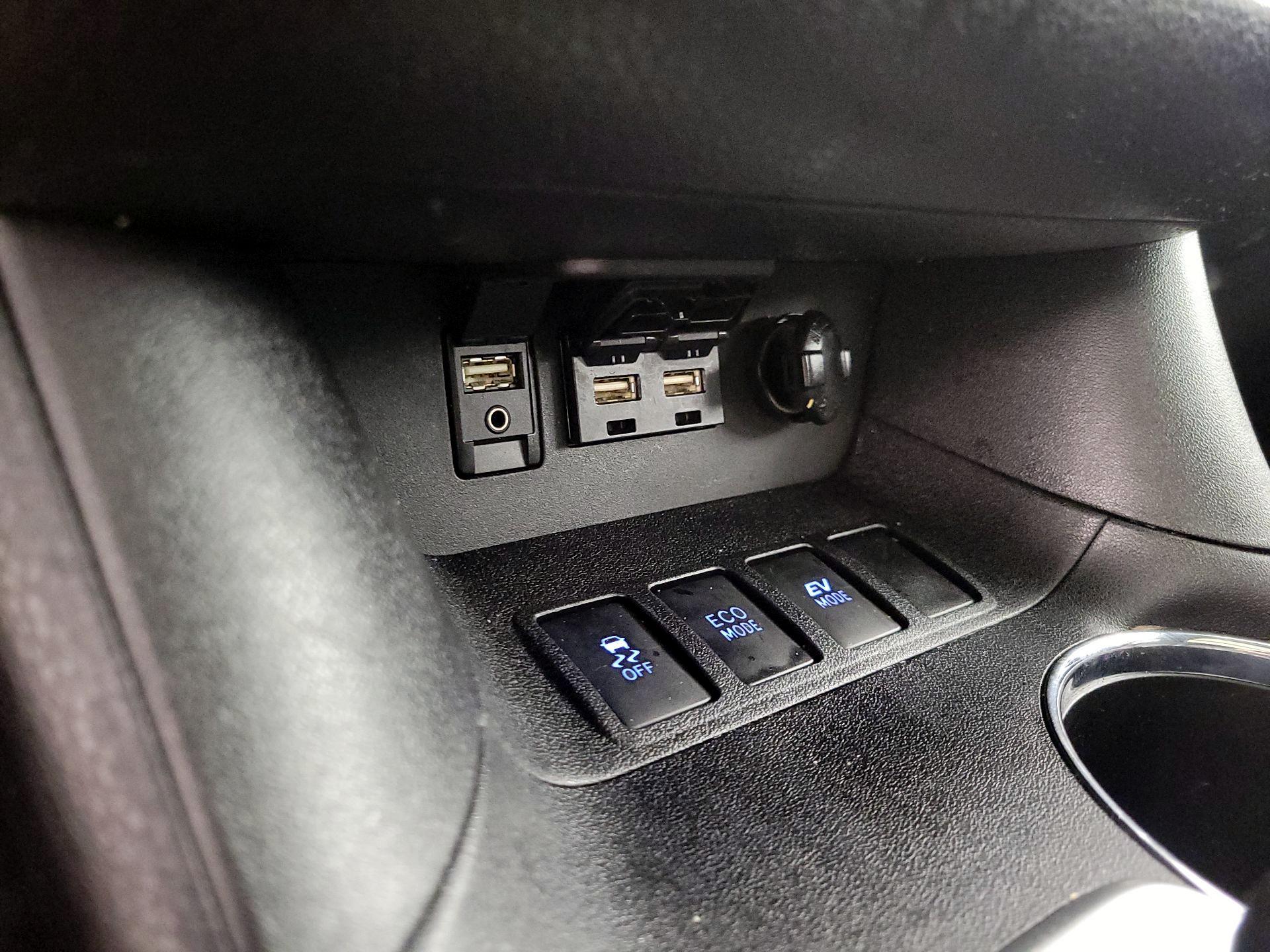 Thumbnail: 2019 Toyota Highlander - 19