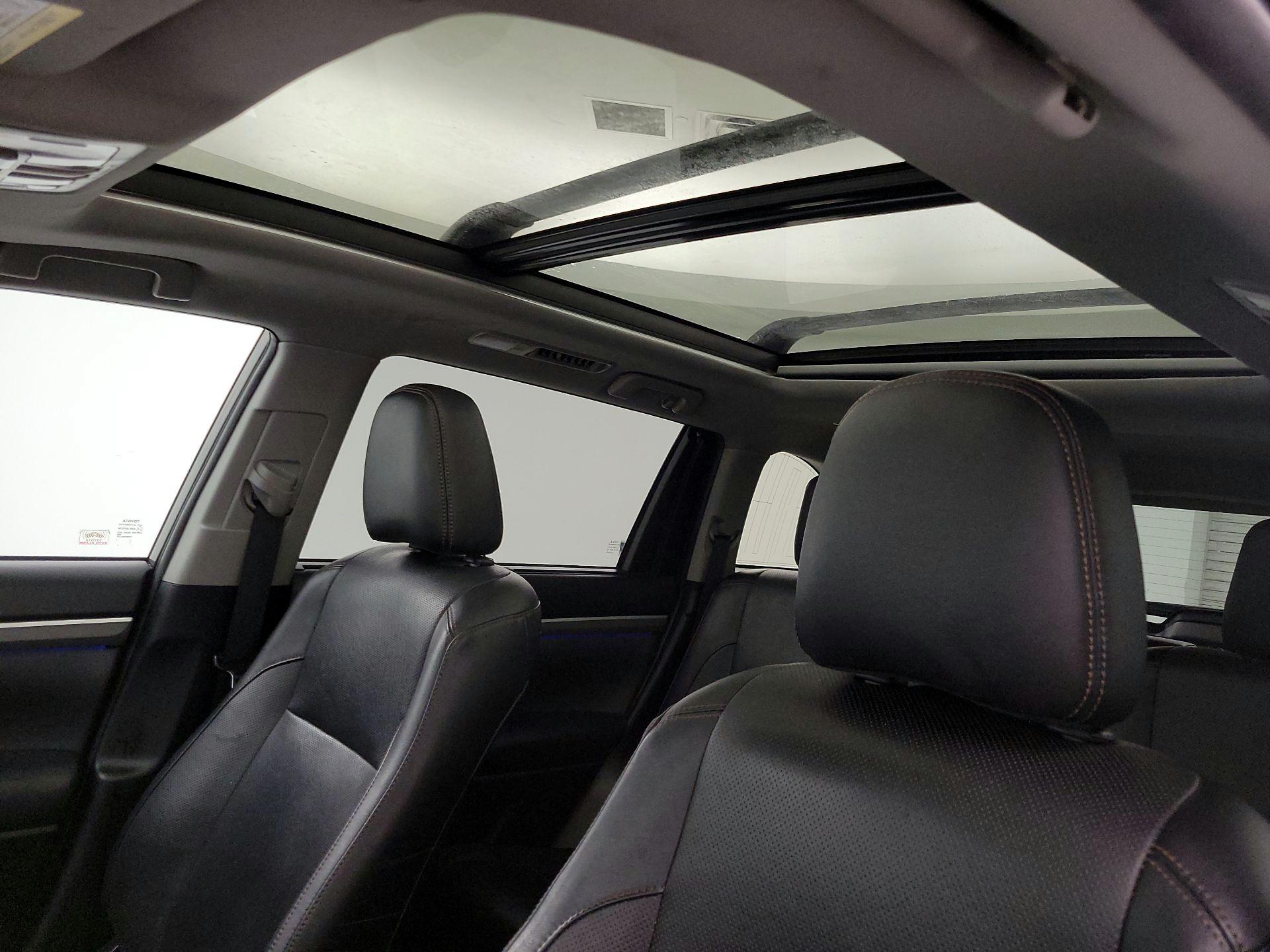 Thumbnail: 2019 Toyota Highlander - 20