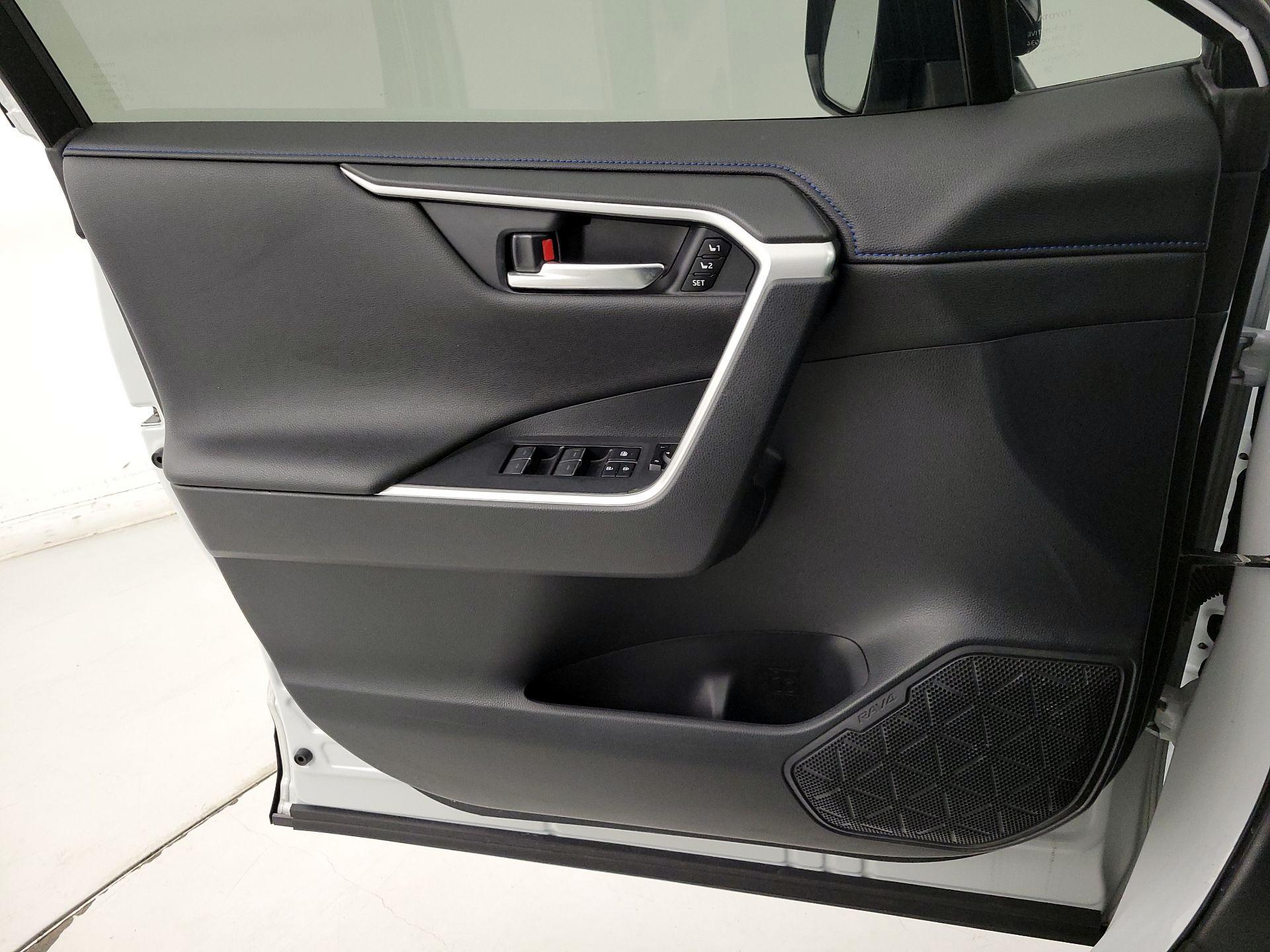 Thumbnail: 2023 Toyota RAV4 - 12