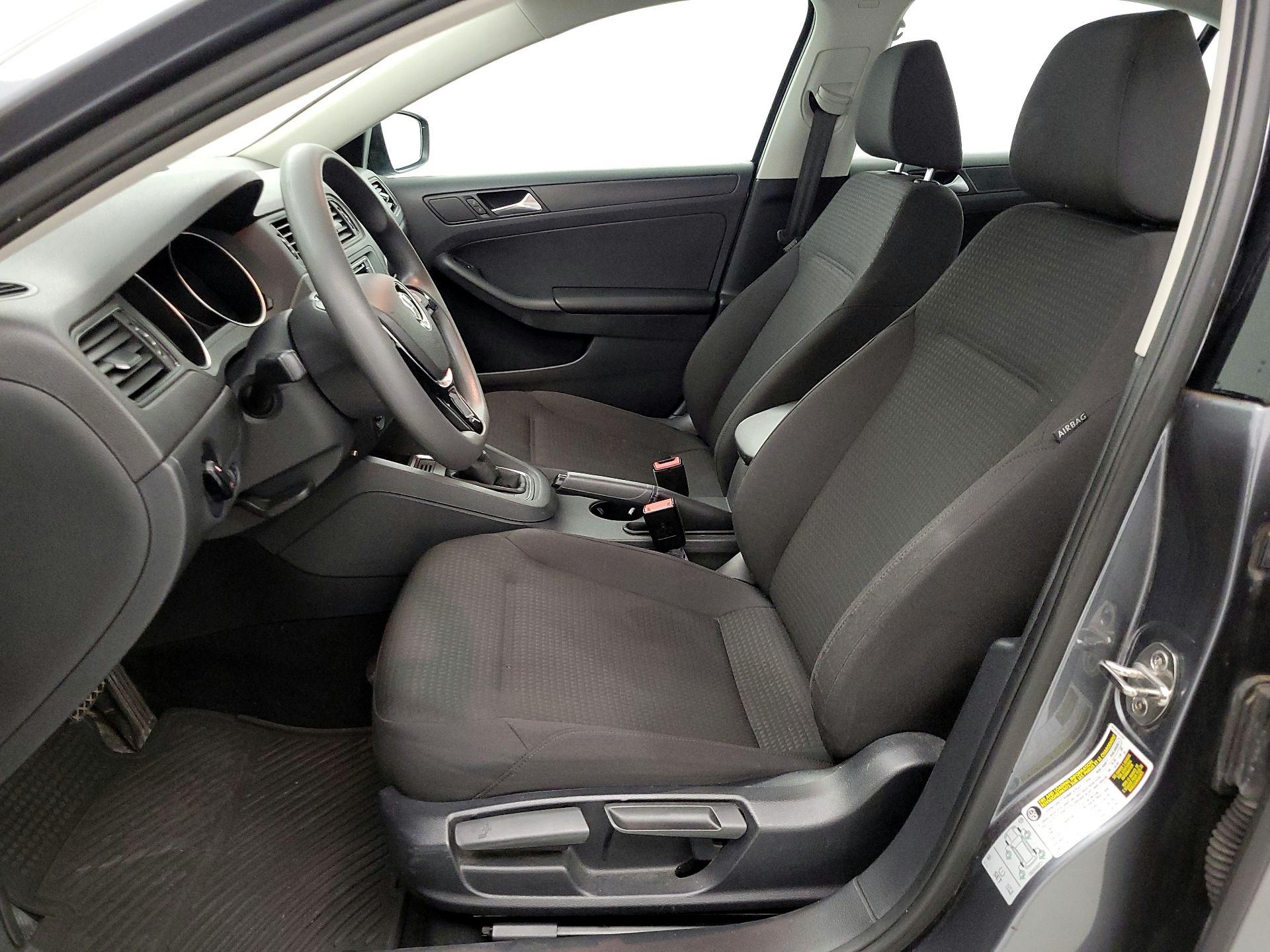 Thumbnail: 2016 Volkswagen Jetta - 11