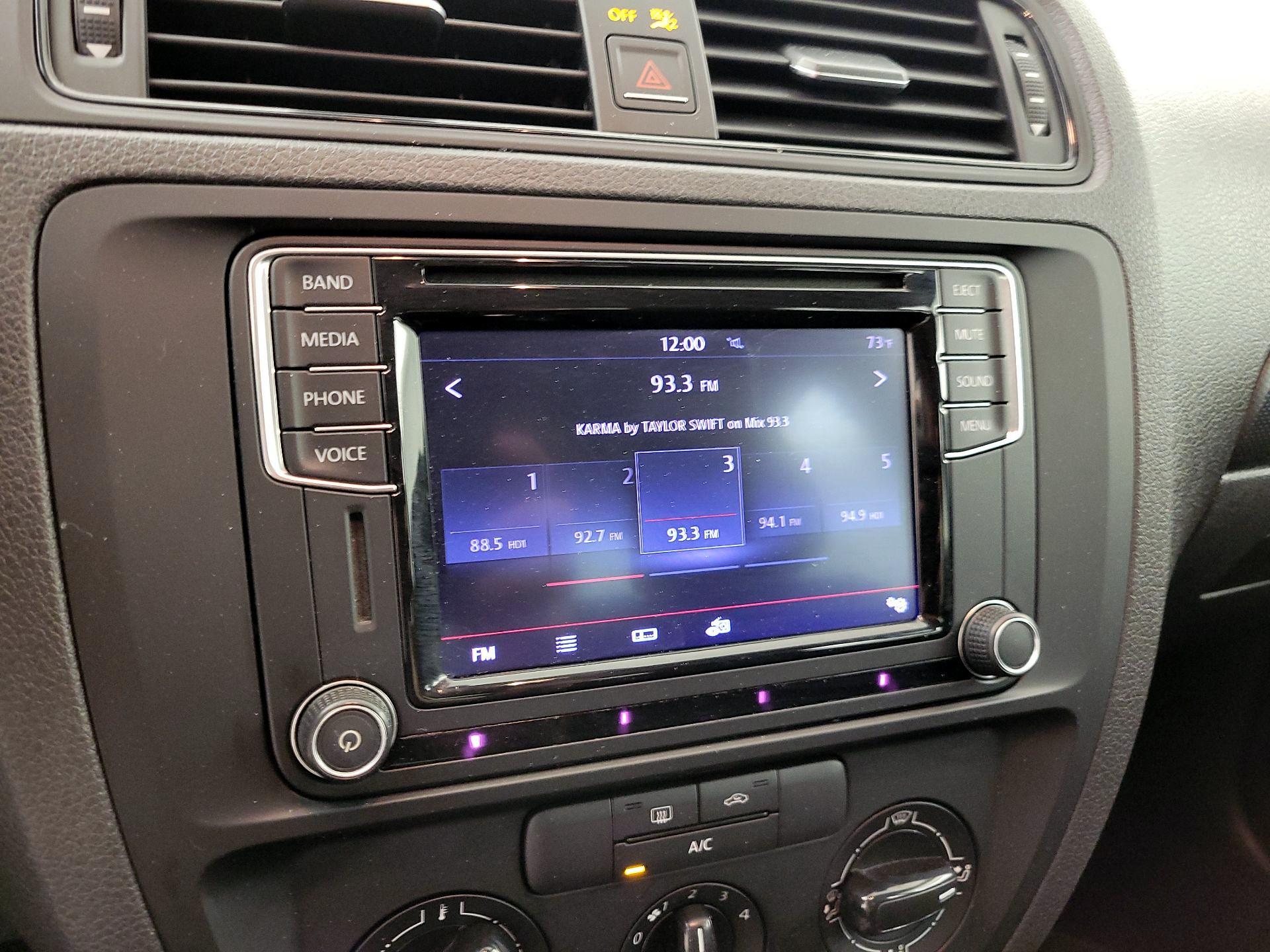 Thumbnail: 2016 Volkswagen Jetta - 15