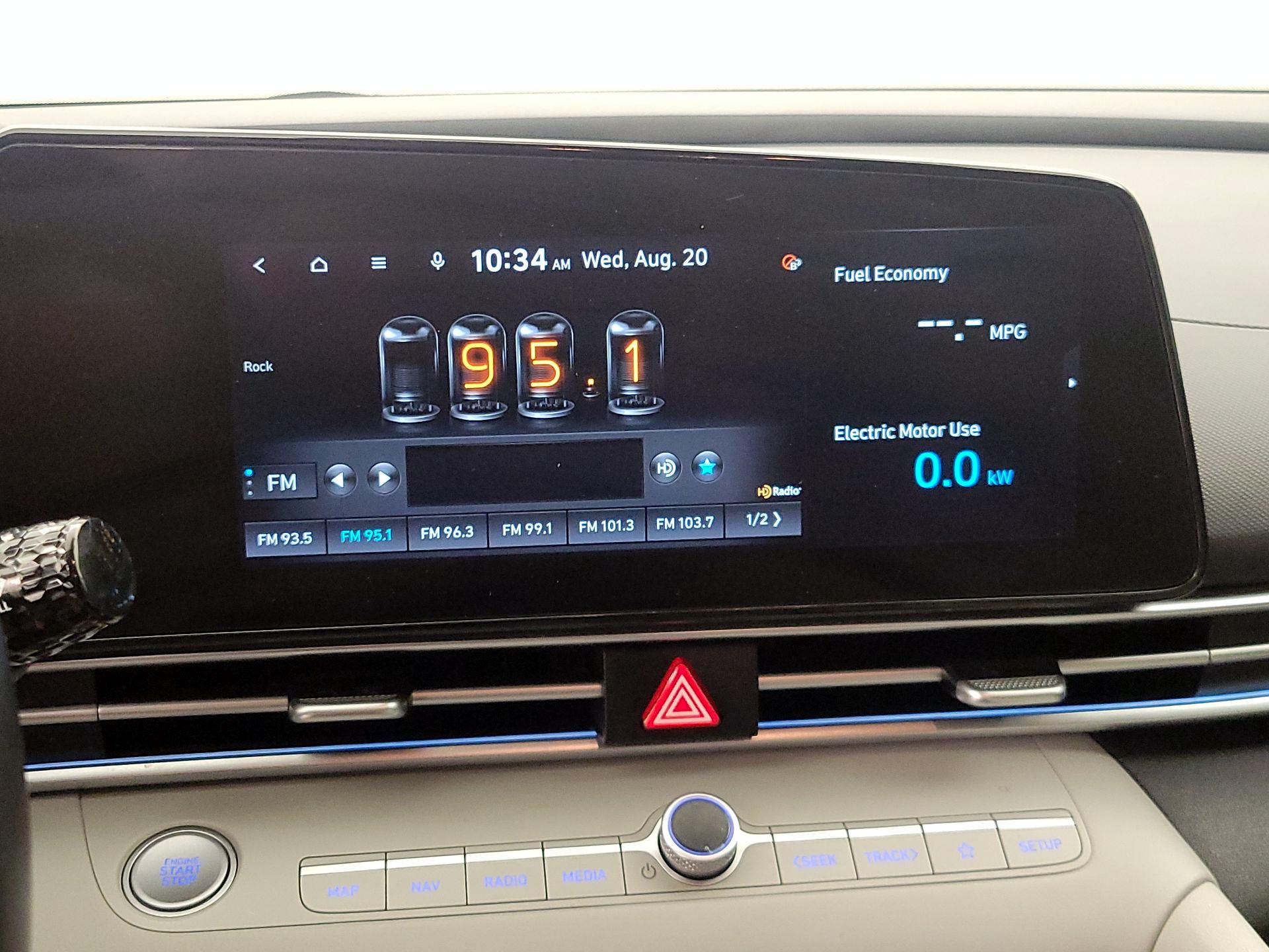 Thumbnail: 2022 Hyundai Elantra - 16
