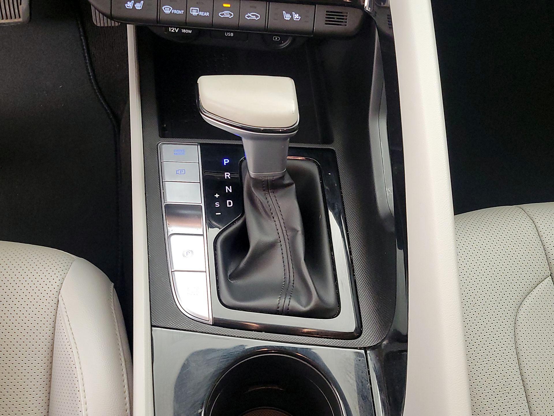 Thumbnail: 2022 Hyundai Elantra - 18