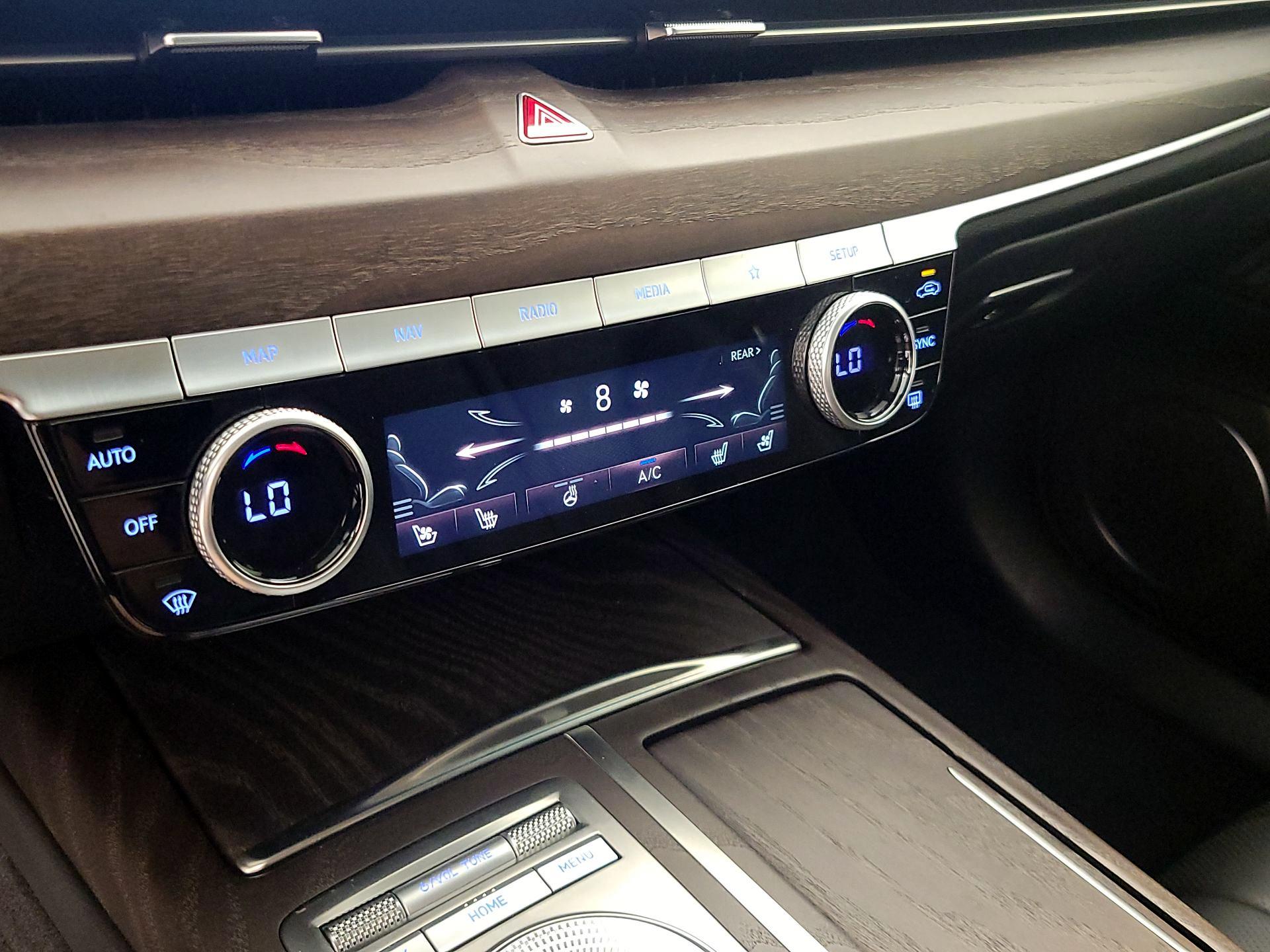 Thumbnail: 2022 Genesis G80 - 17